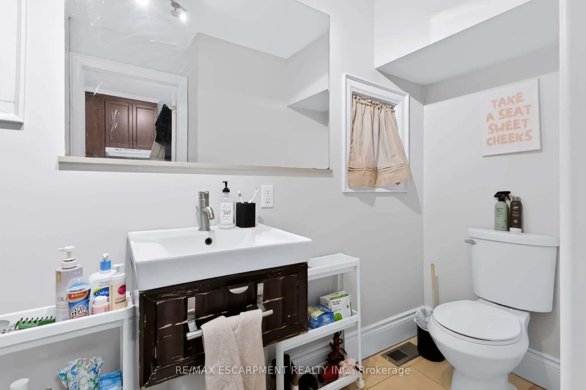 27 Forsyth Avenue S