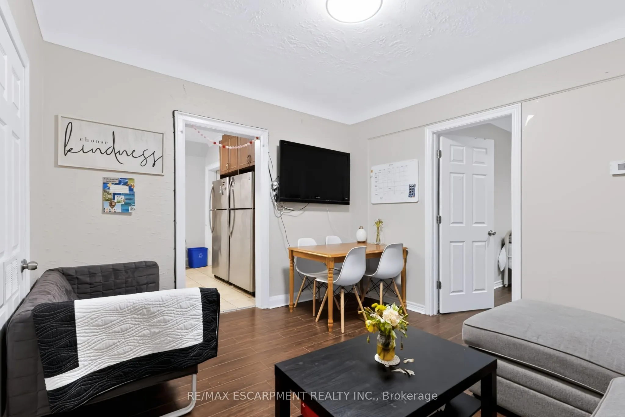 27 Forsyth Avenue S