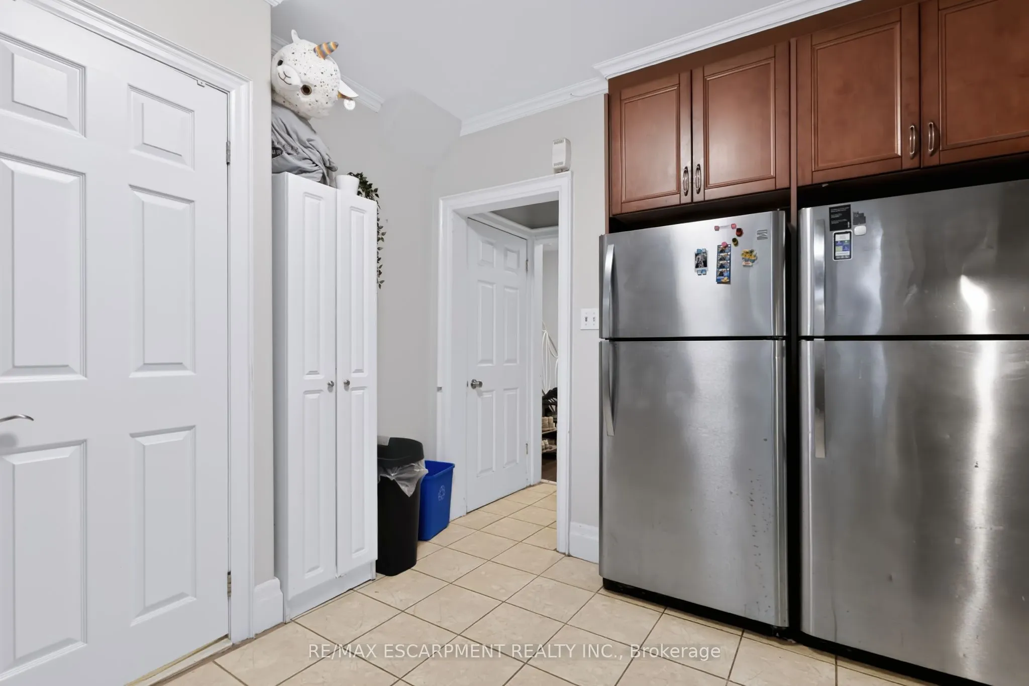 27 Forsyth Avenue S