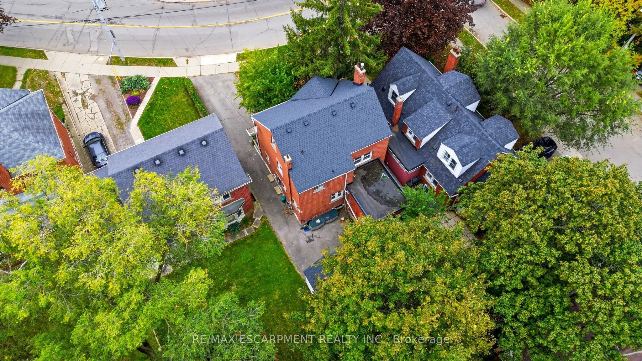 27 Forsyth Avenue S