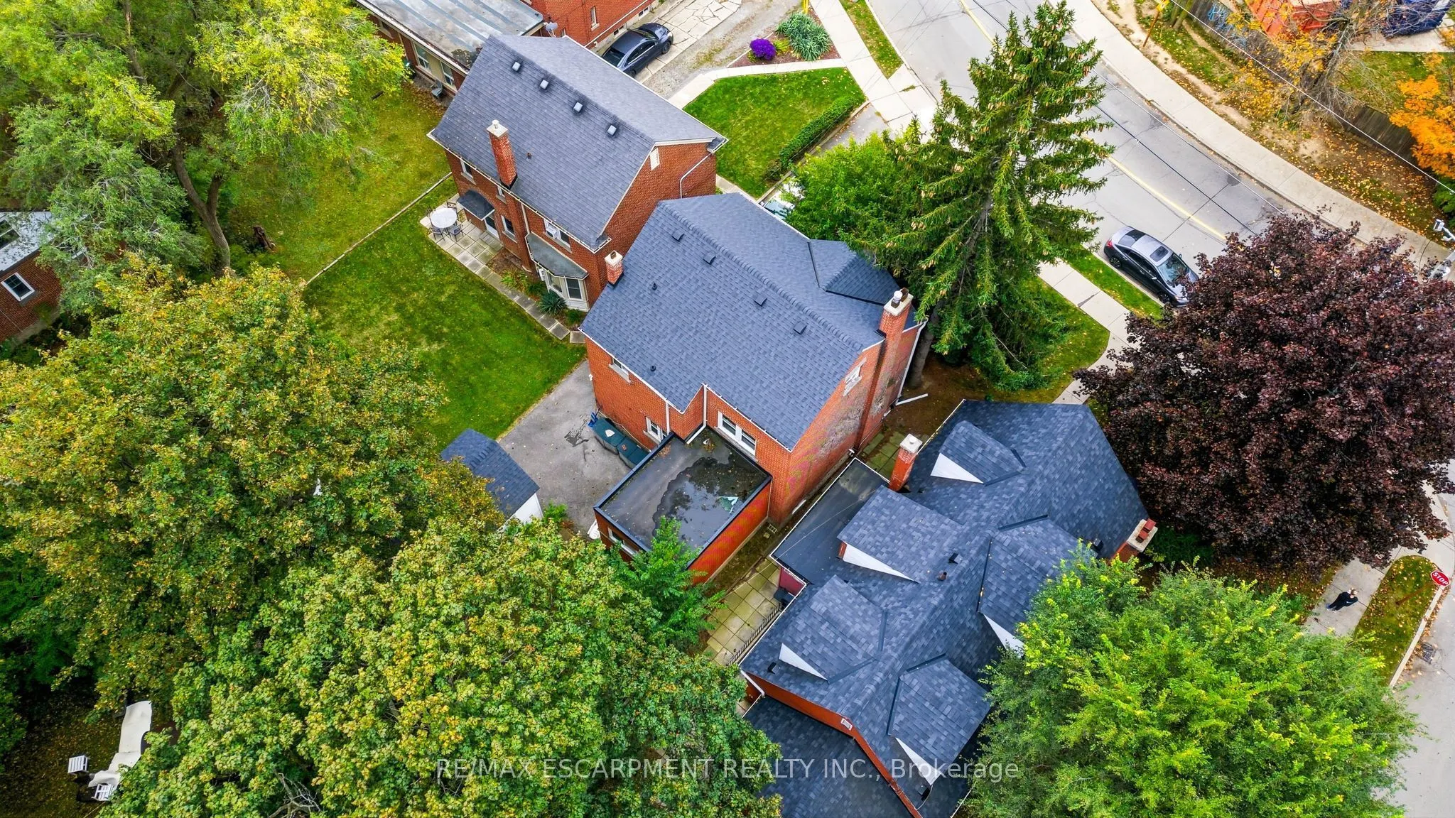 27 Forsyth Avenue S