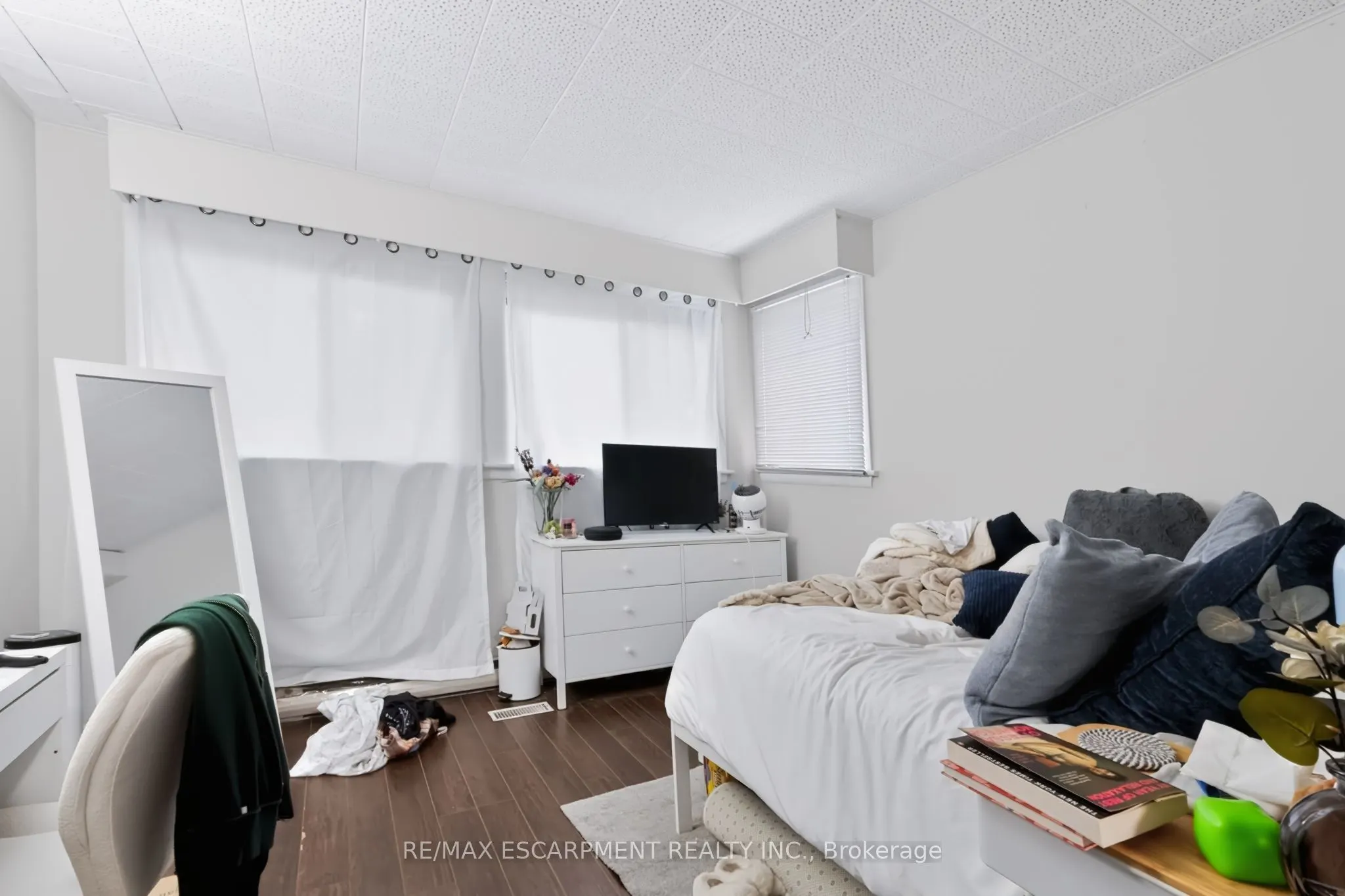 27 Forsyth Avenue S