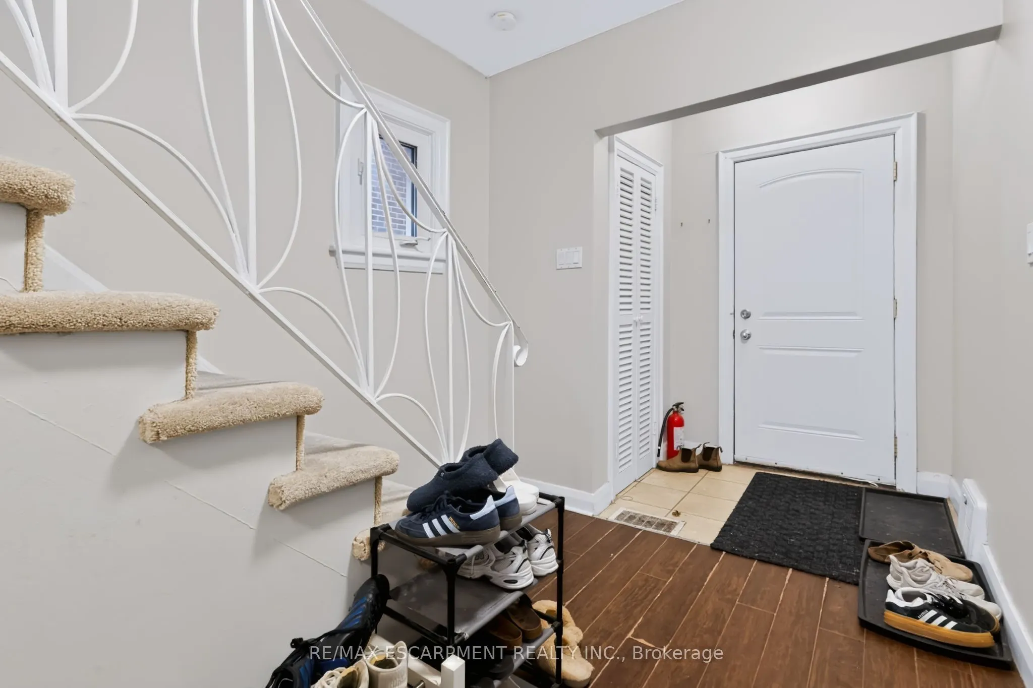 27 Forsyth Avenue S