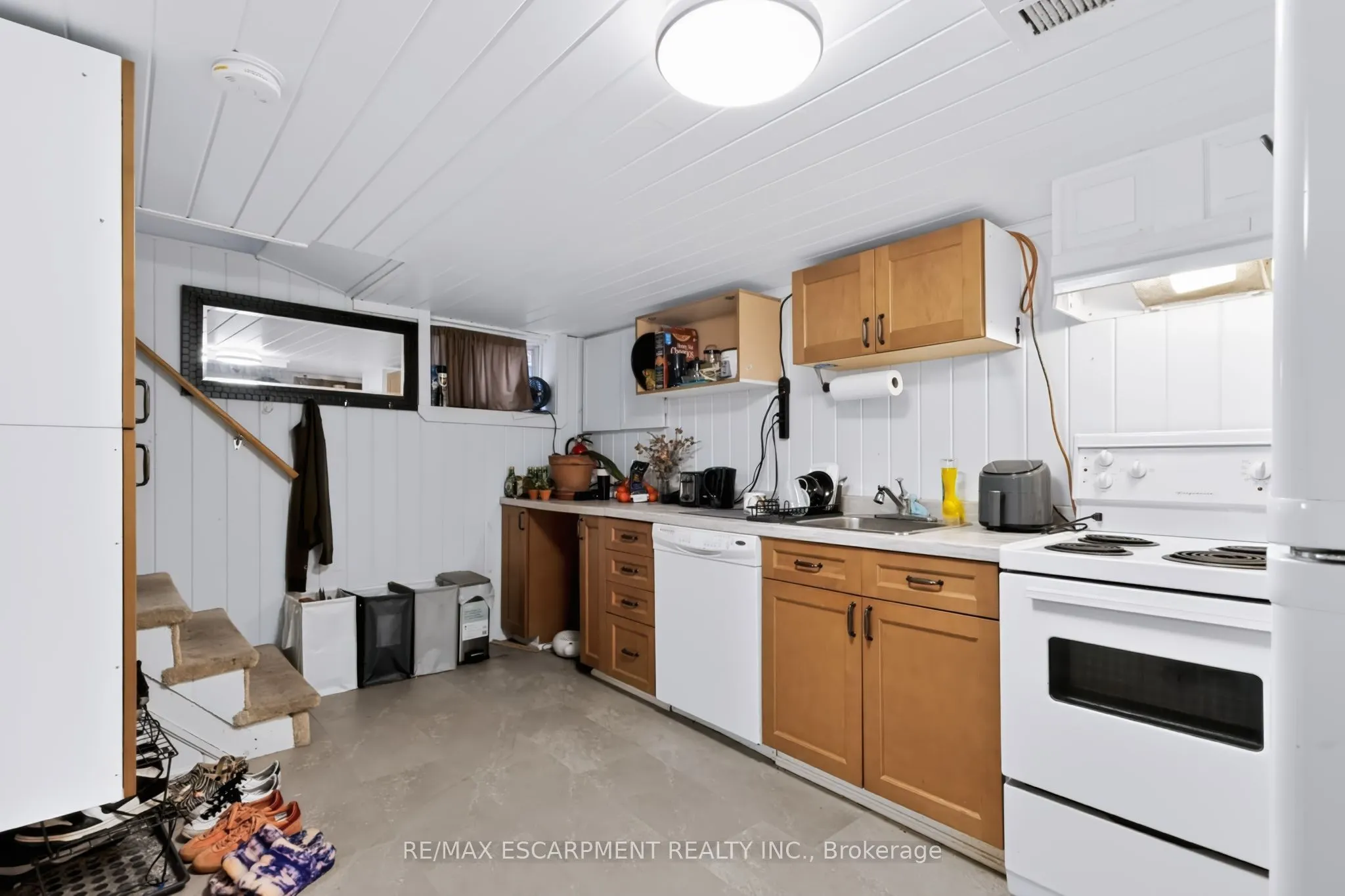 27 Forsyth Avenue S