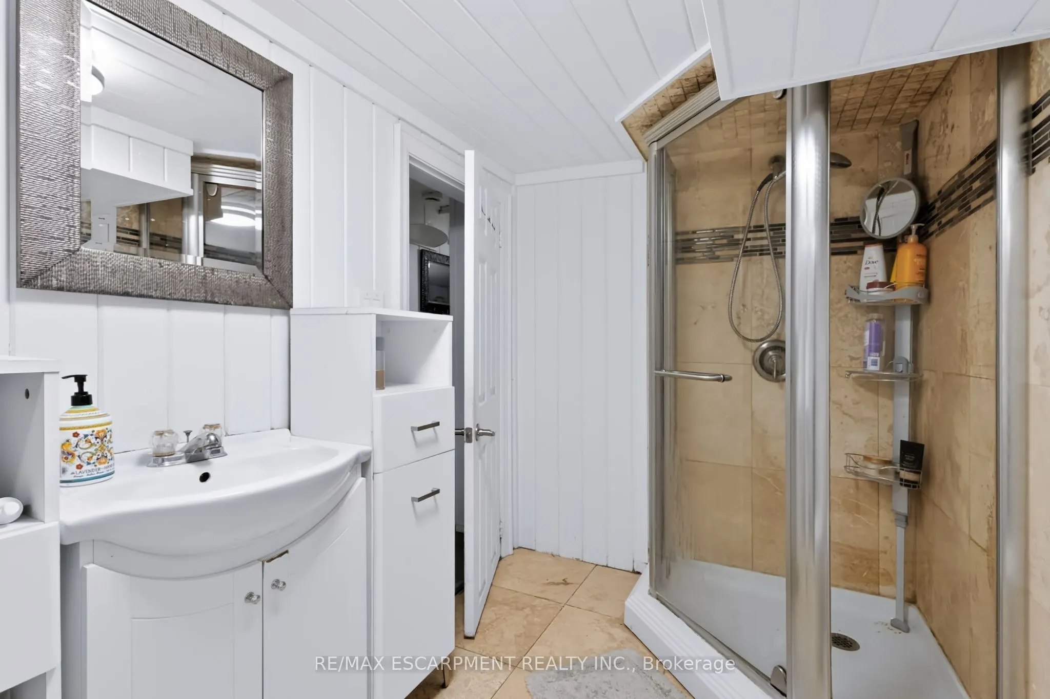 27 Forsyth Avenue S