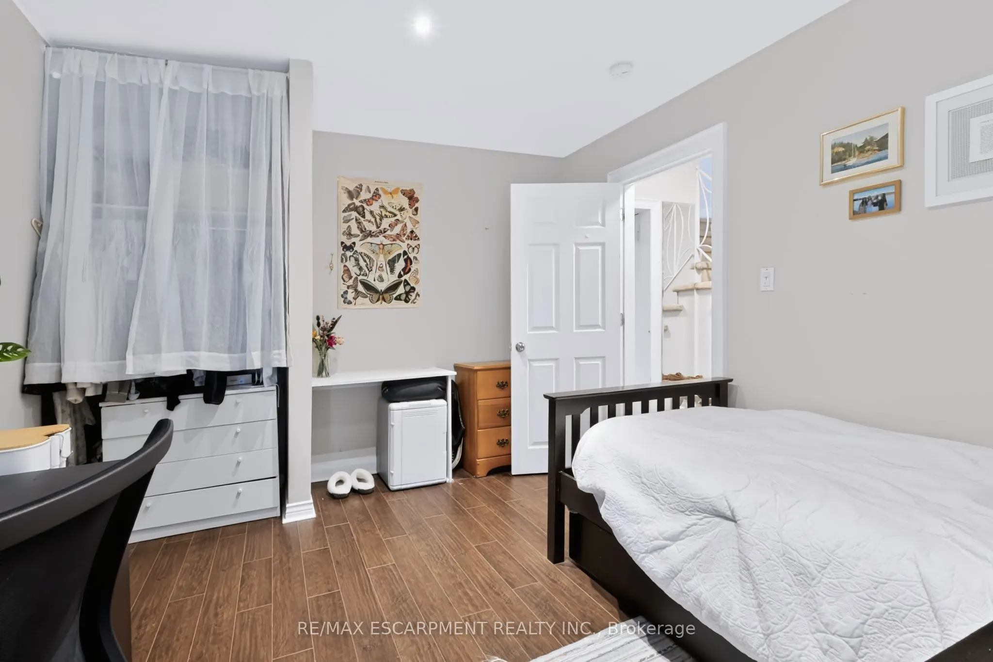 27 Forsyth Avenue S