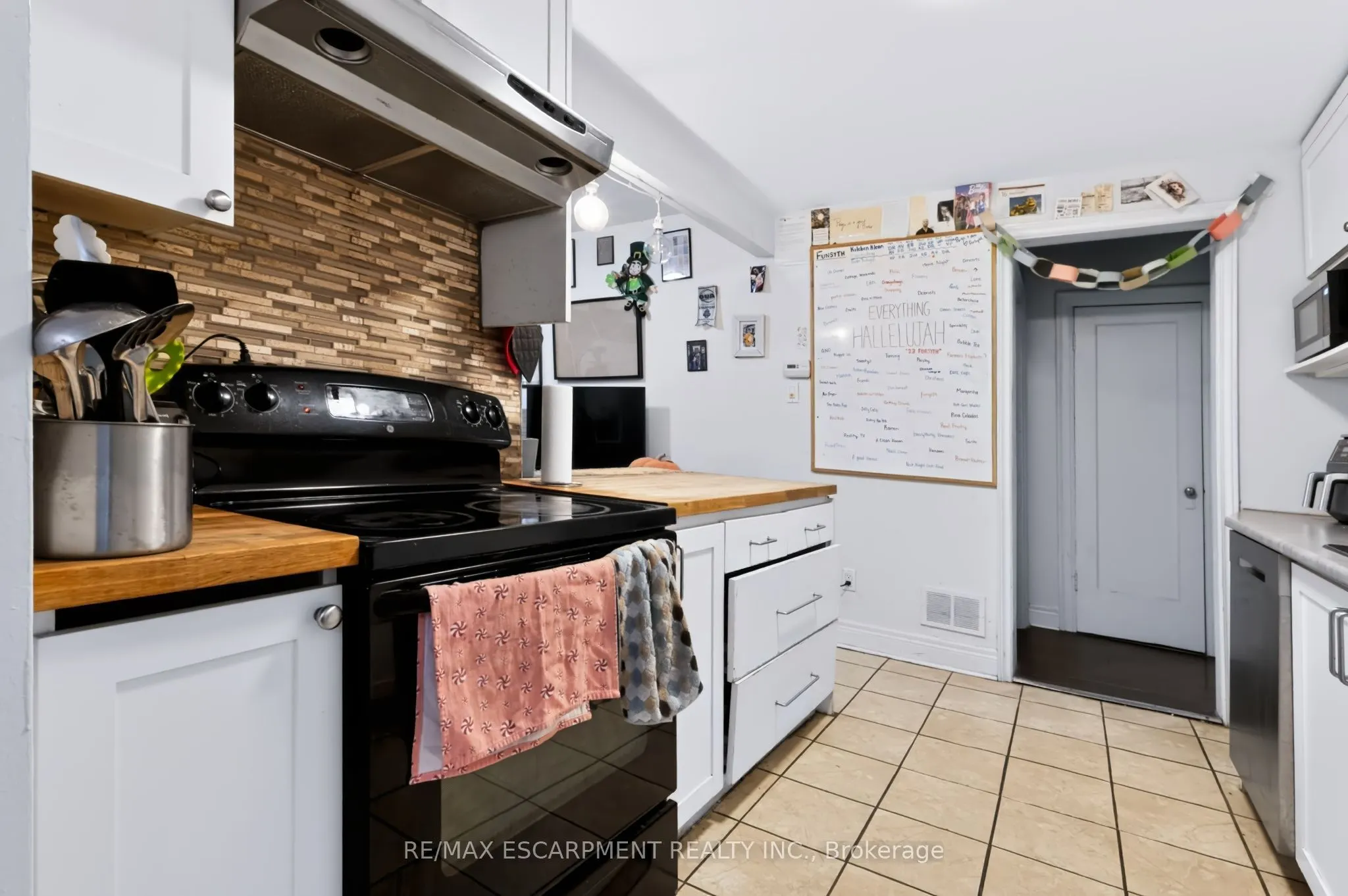 23 Forsyth Avenue S