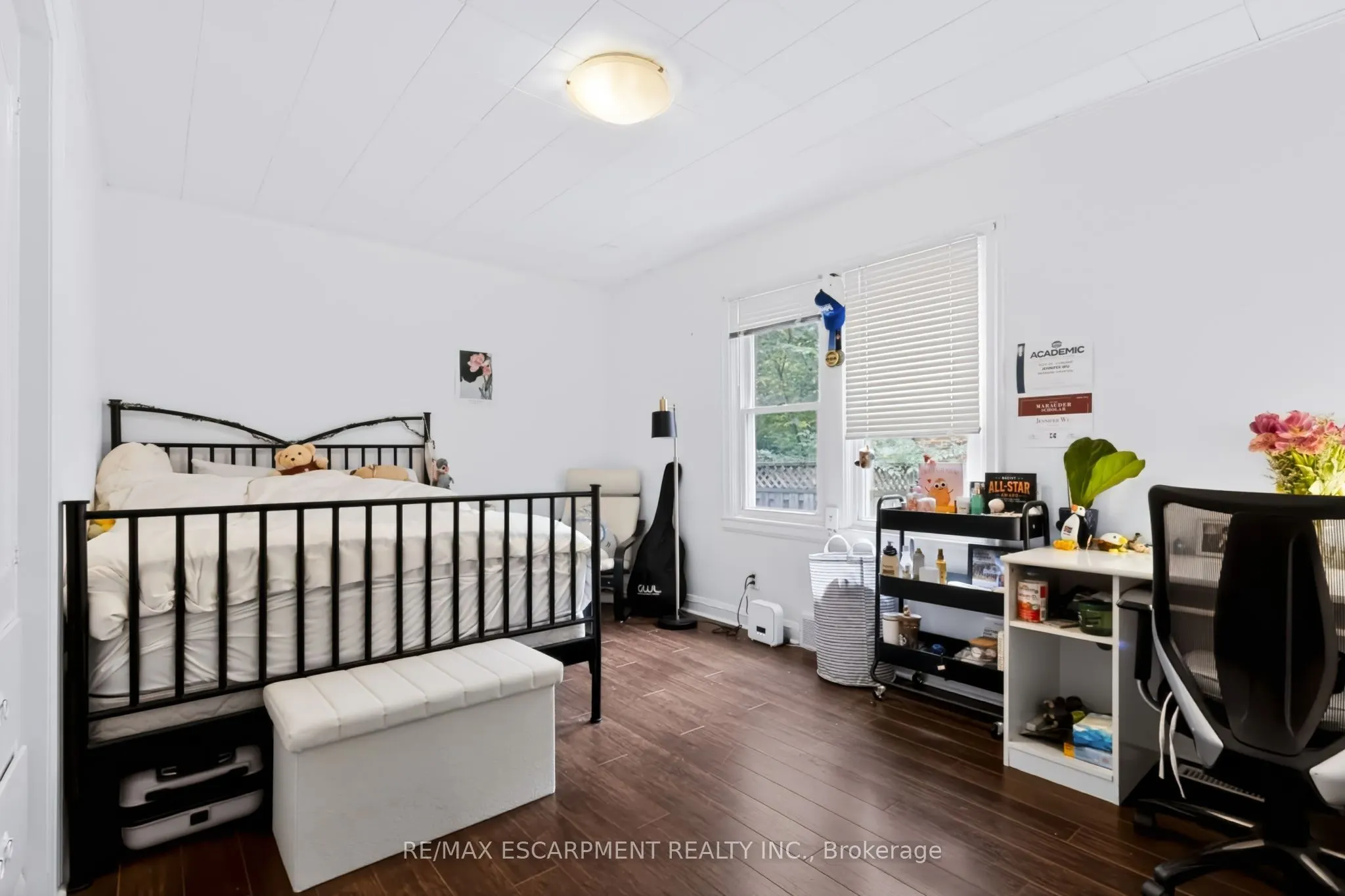 23 Forsyth Avenue S