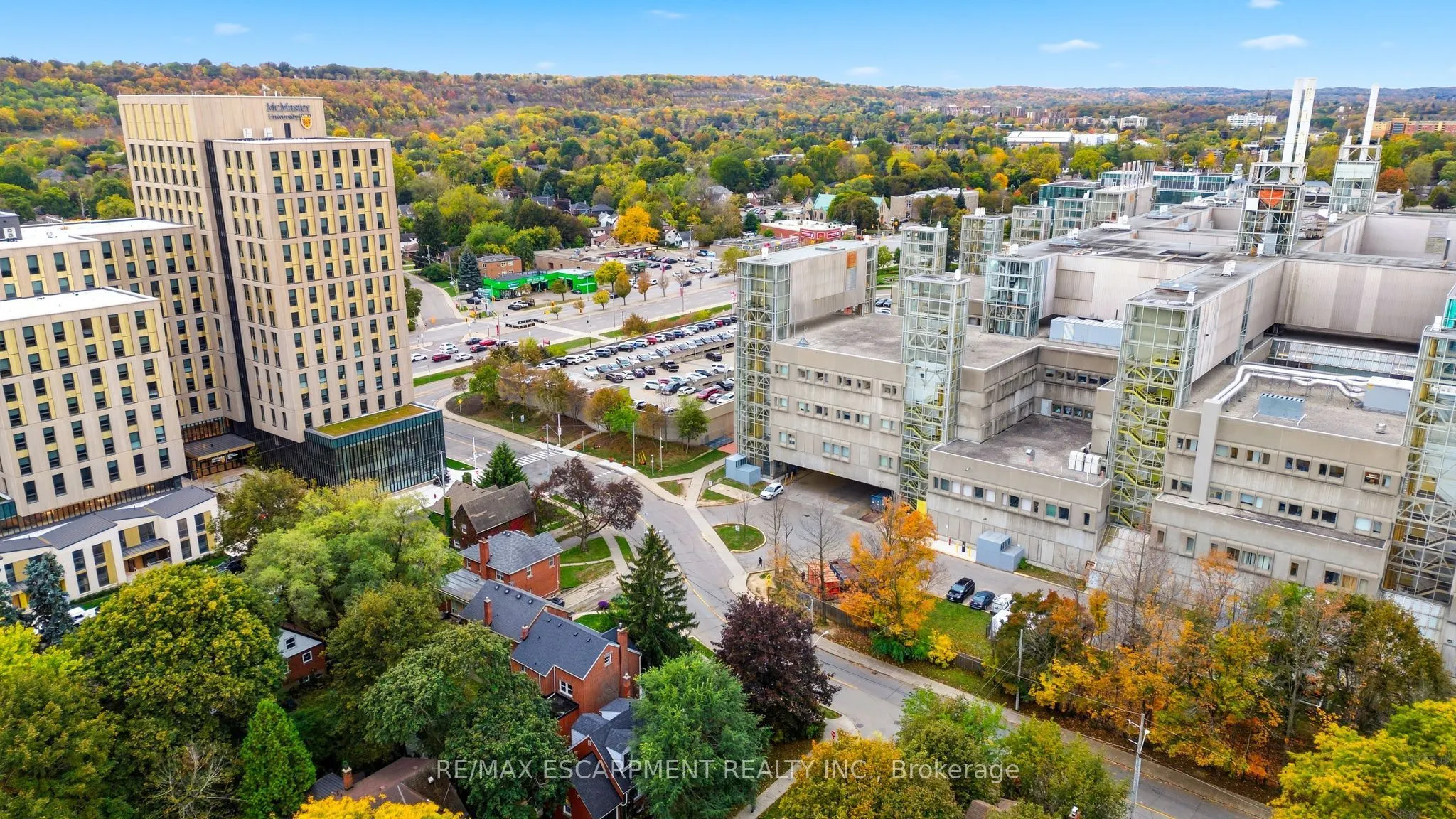 23 Forsyth Avenue S