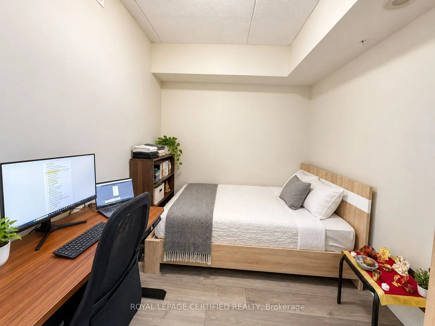 318 Spruce Street S #1001
