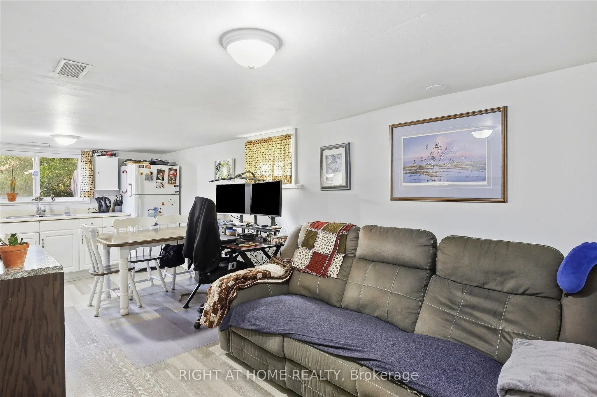 33 MELBOURNE Street W