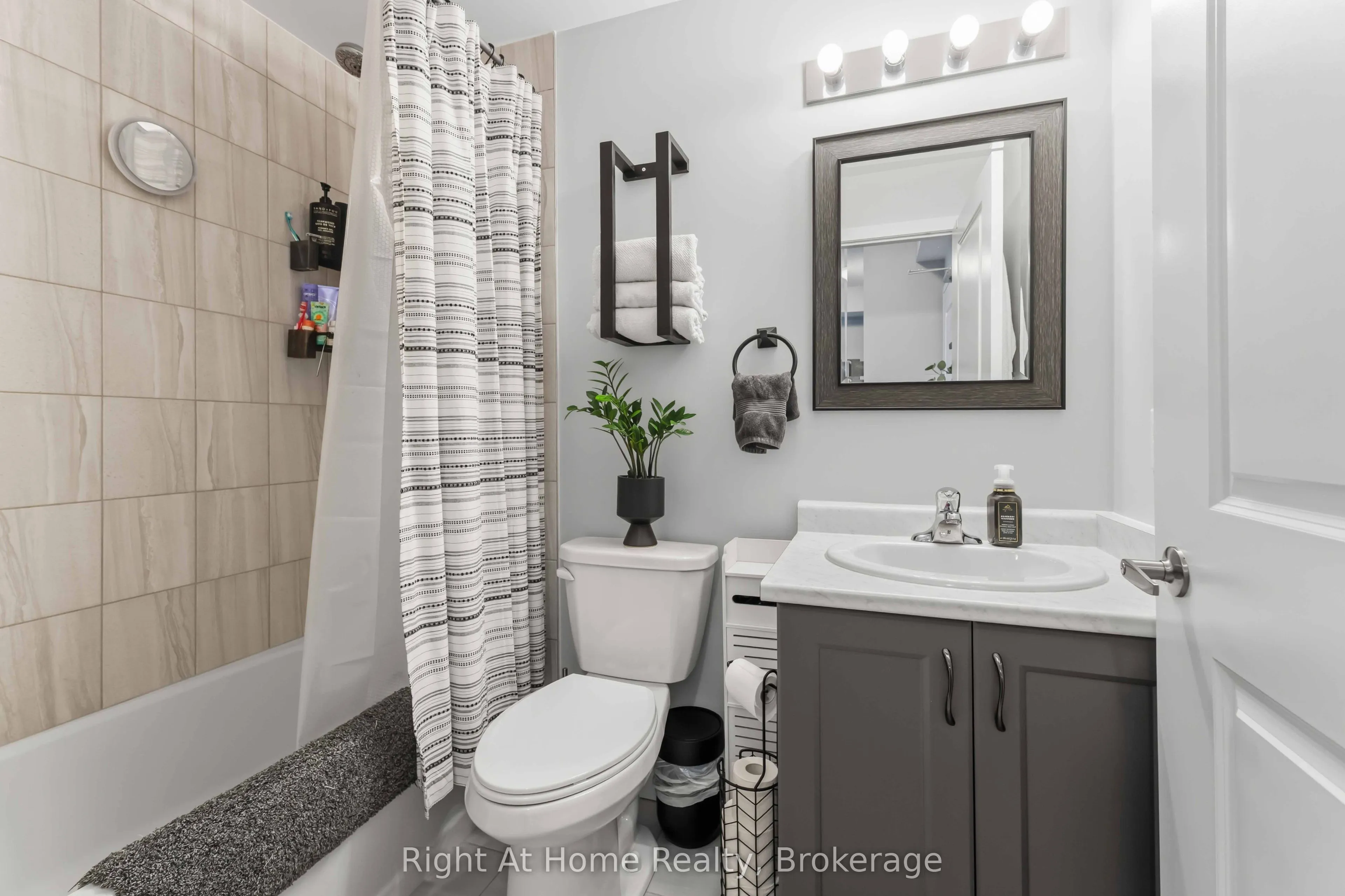 460 Dundas Street E #321