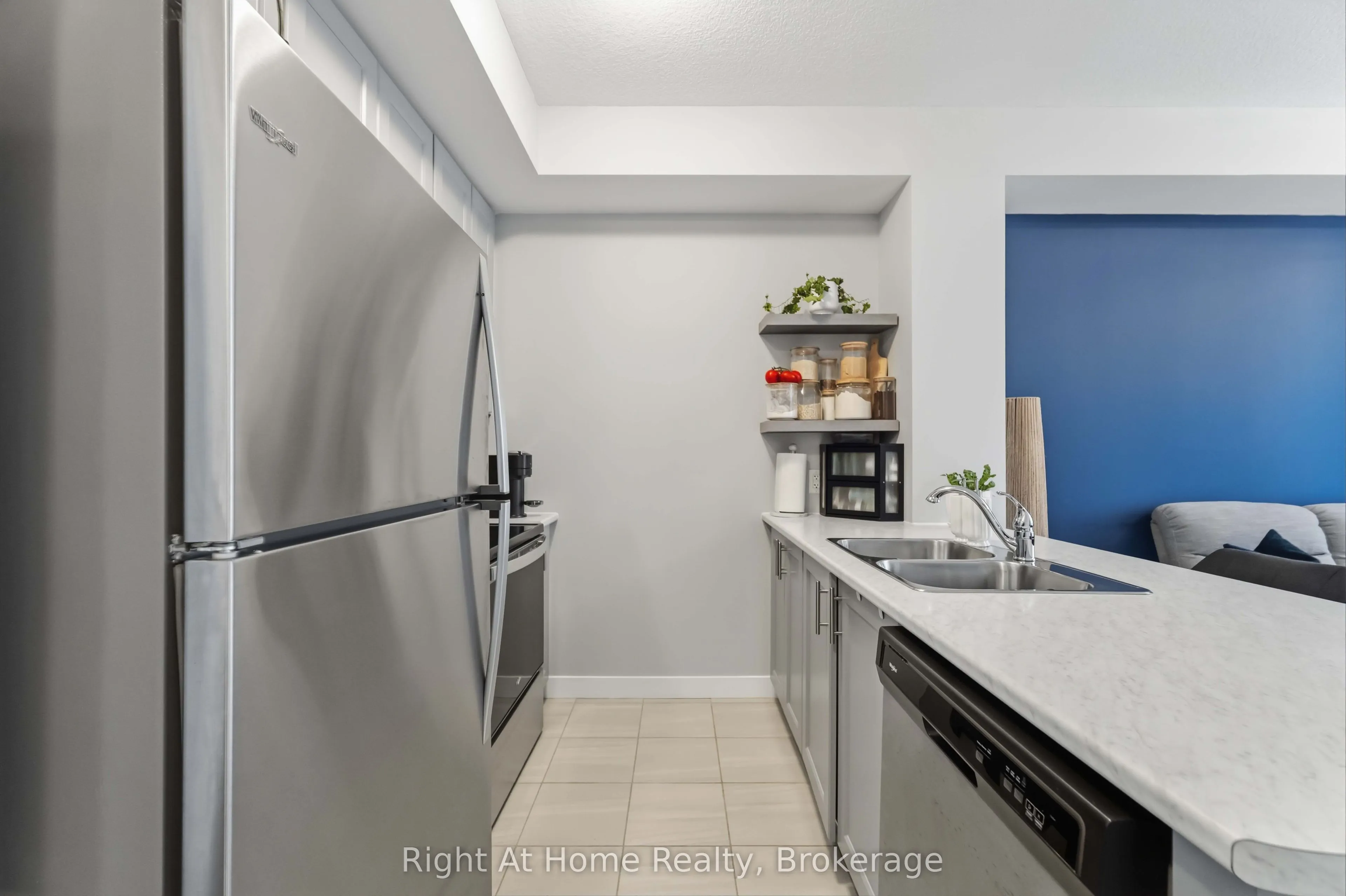 460 Dundas Street E #321