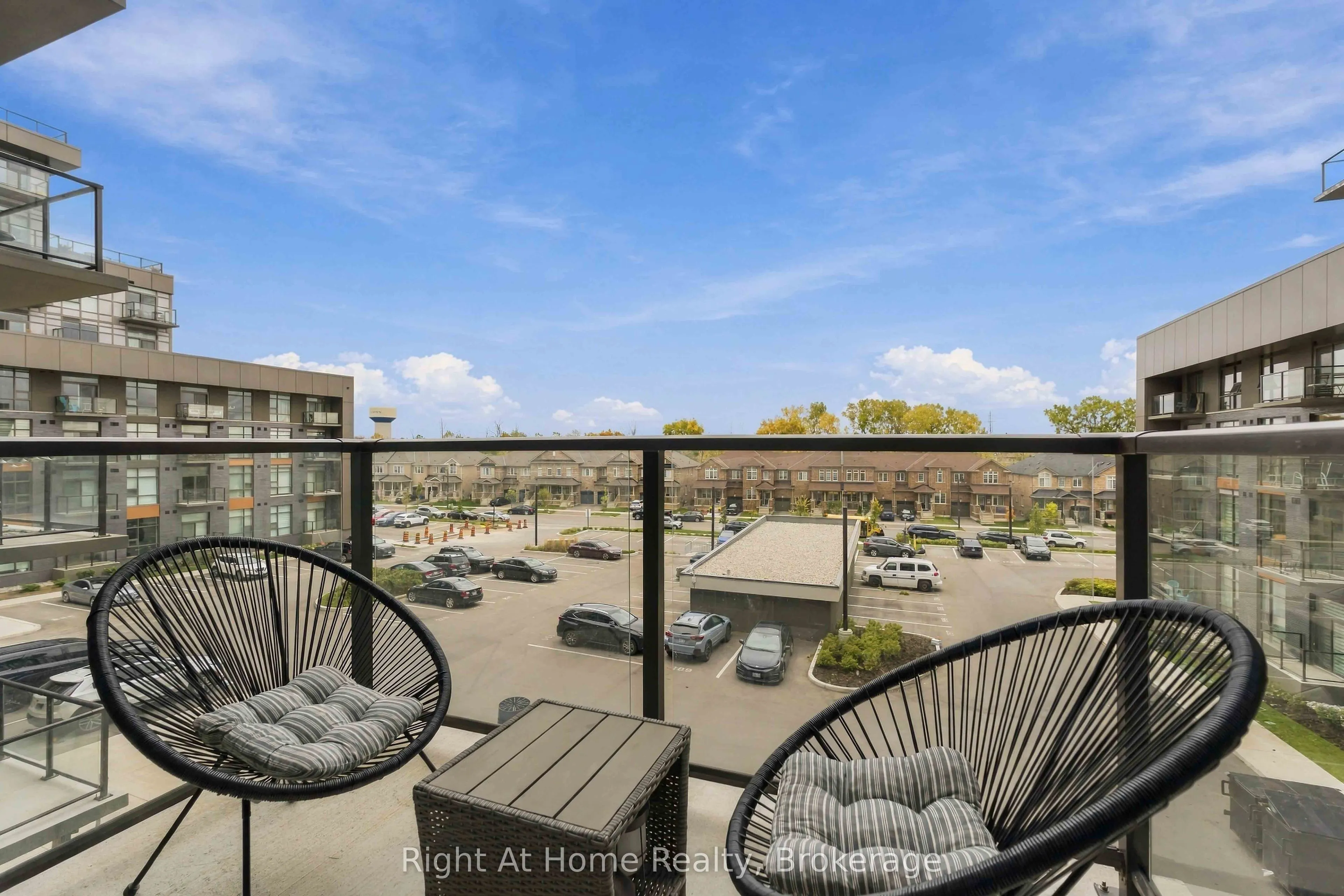 460 Dundas Street E #321