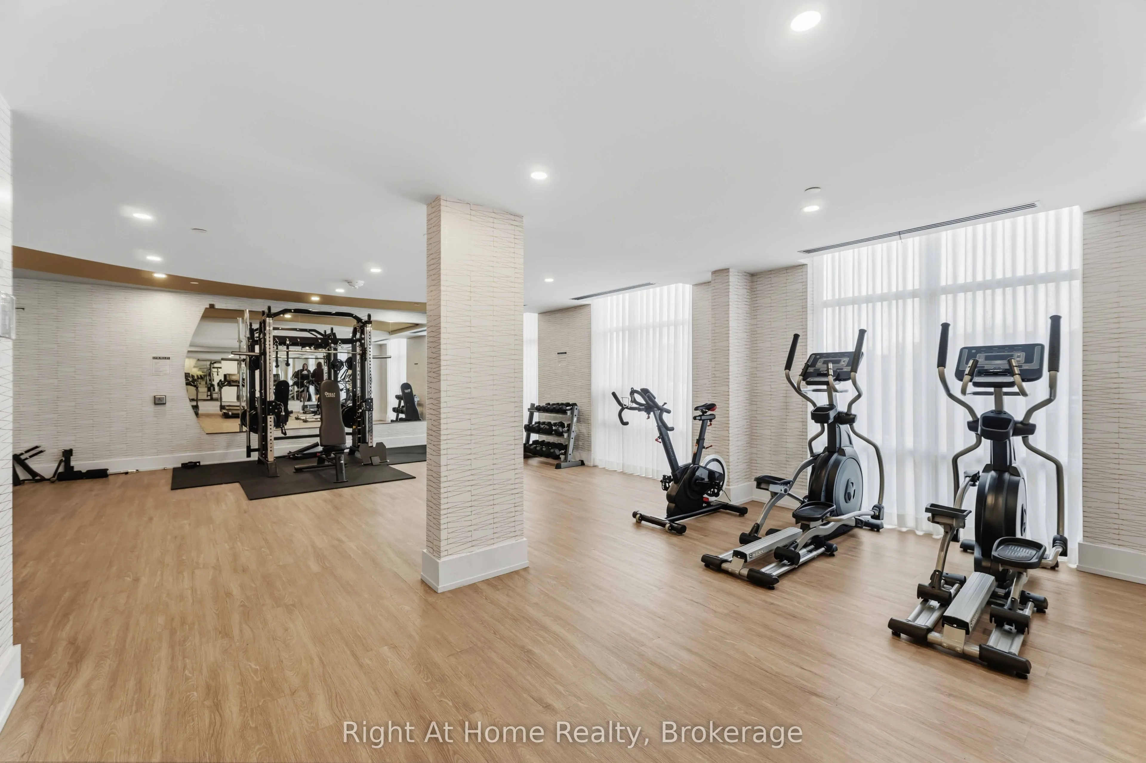 460 Dundas Street E #321