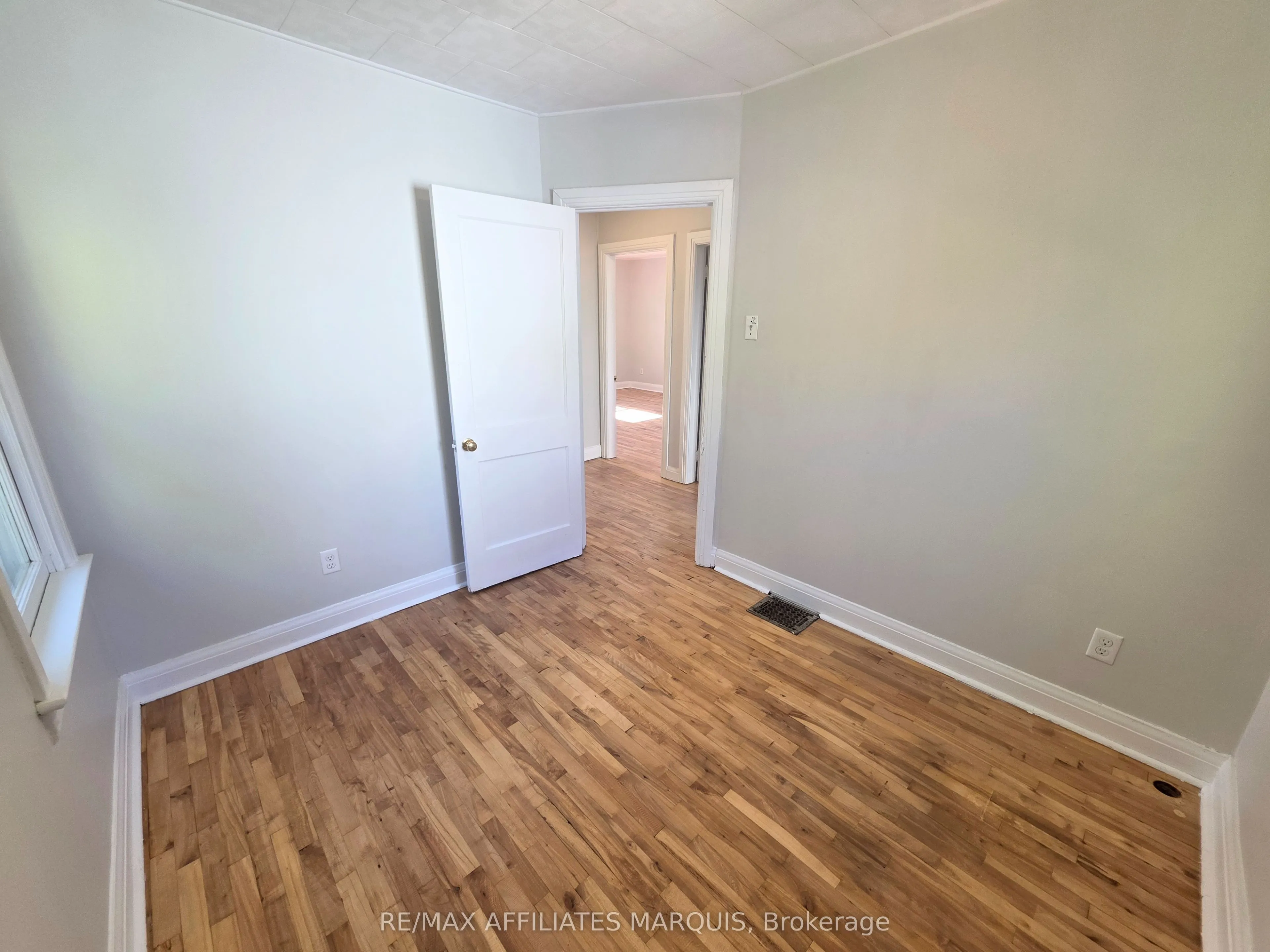 17 MAPLE Avenue N