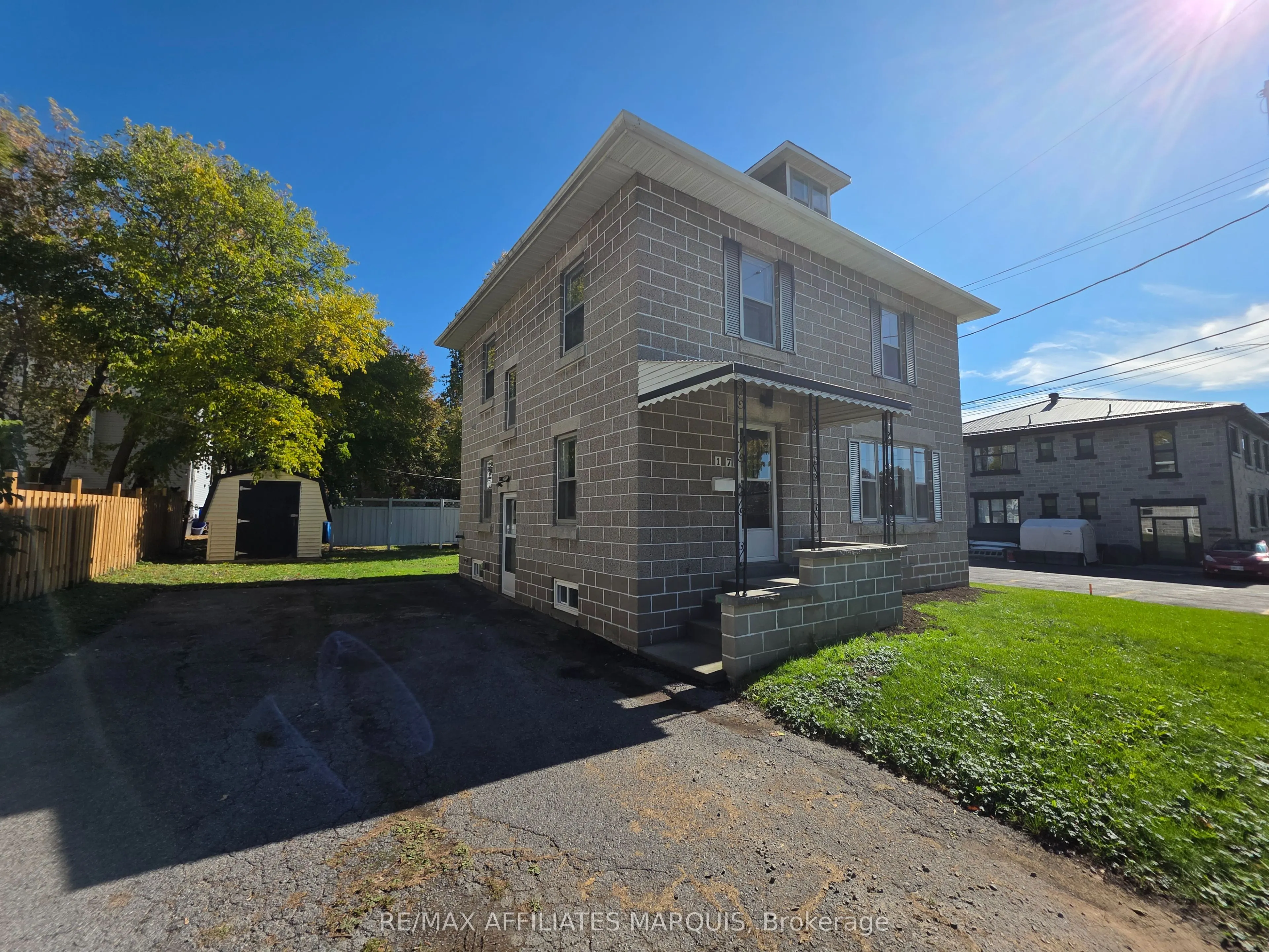 17 MAPLE Avenue N