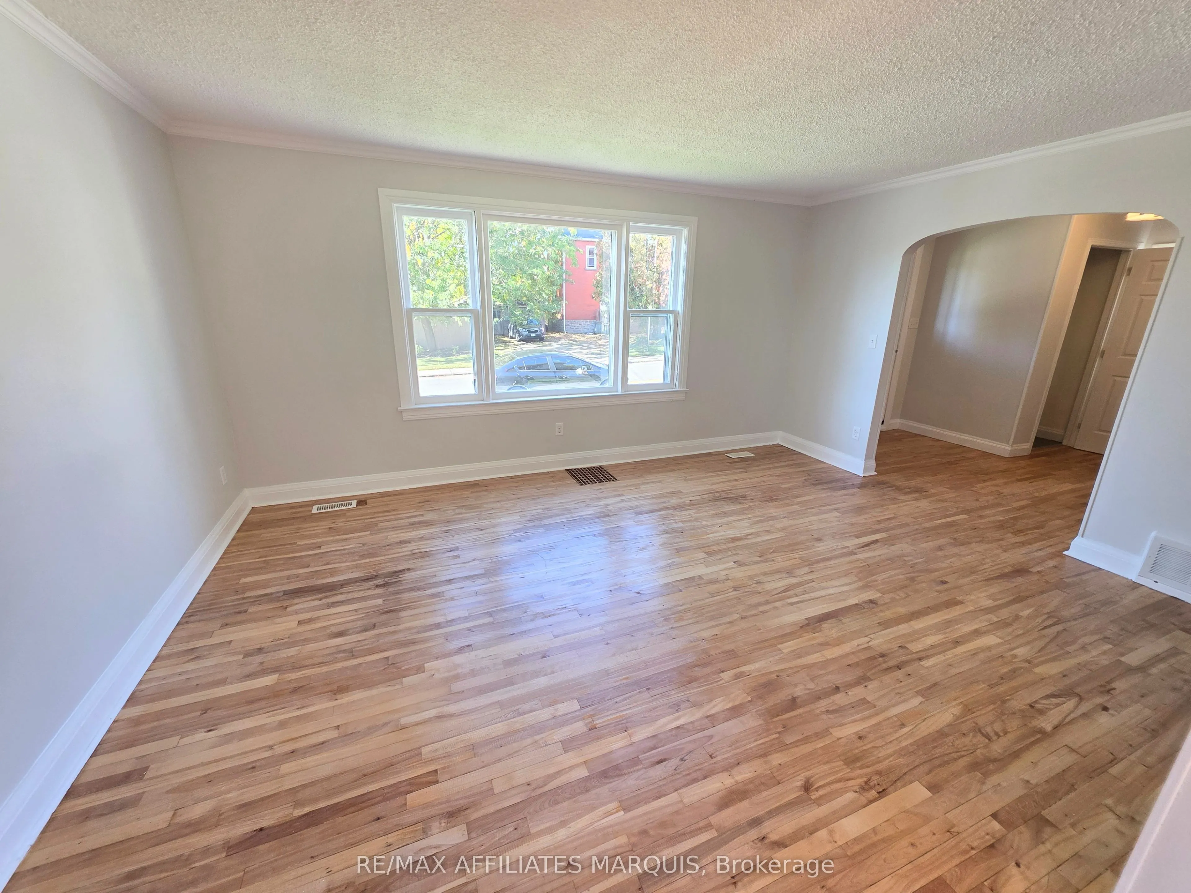 17 MAPLE Avenue N