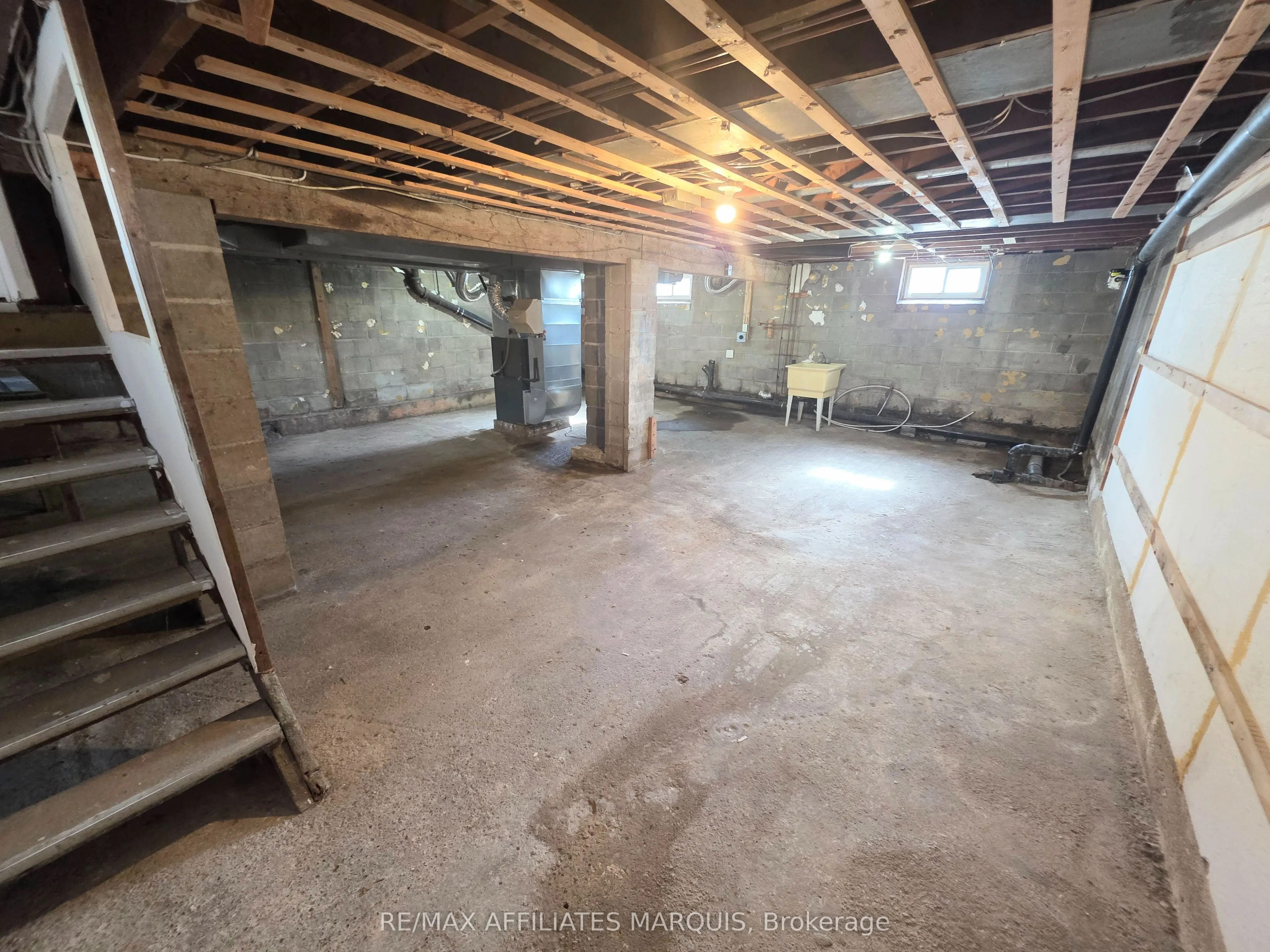 17 MAPLE Avenue N
