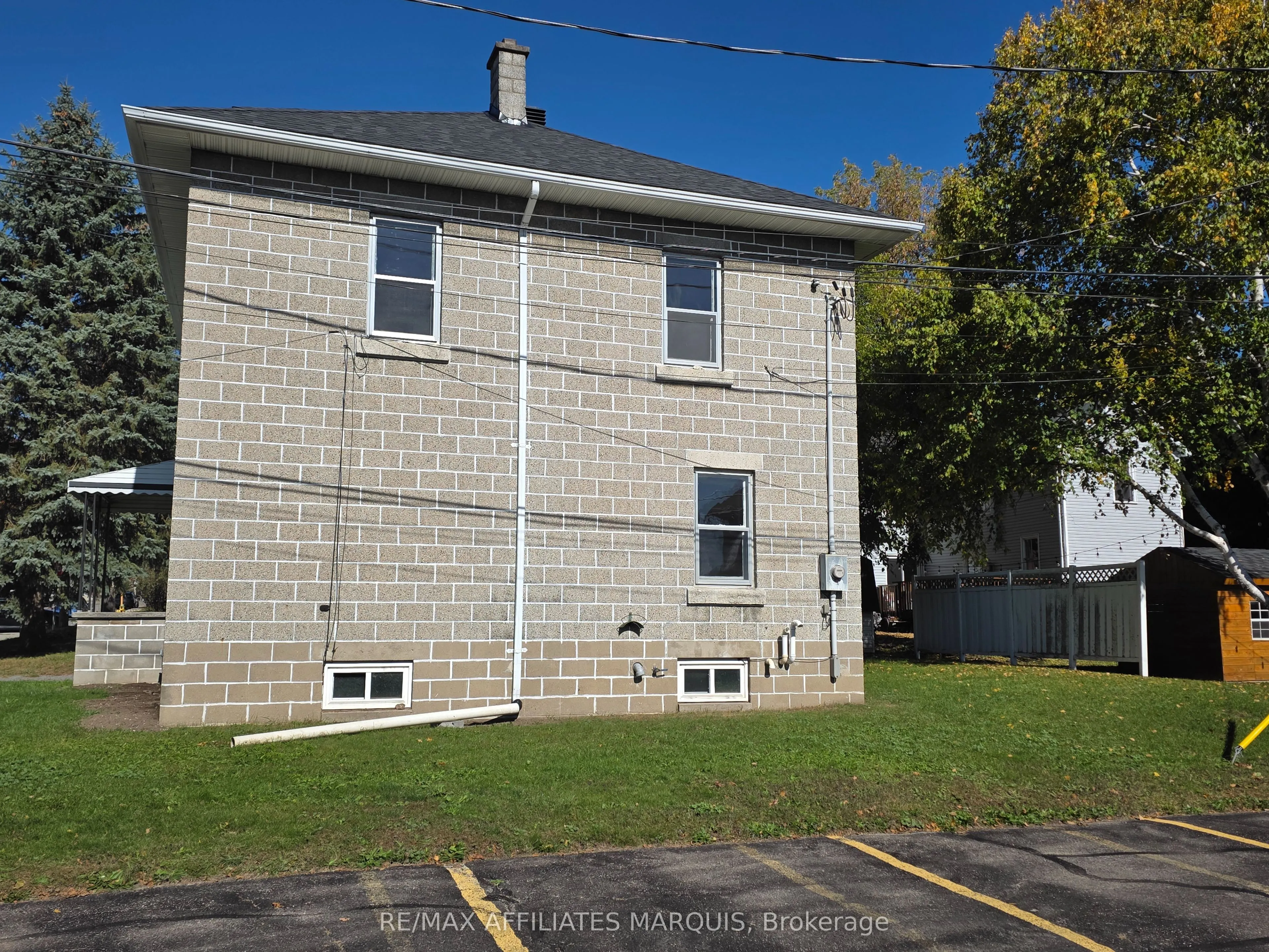 17 MAPLE Avenue N