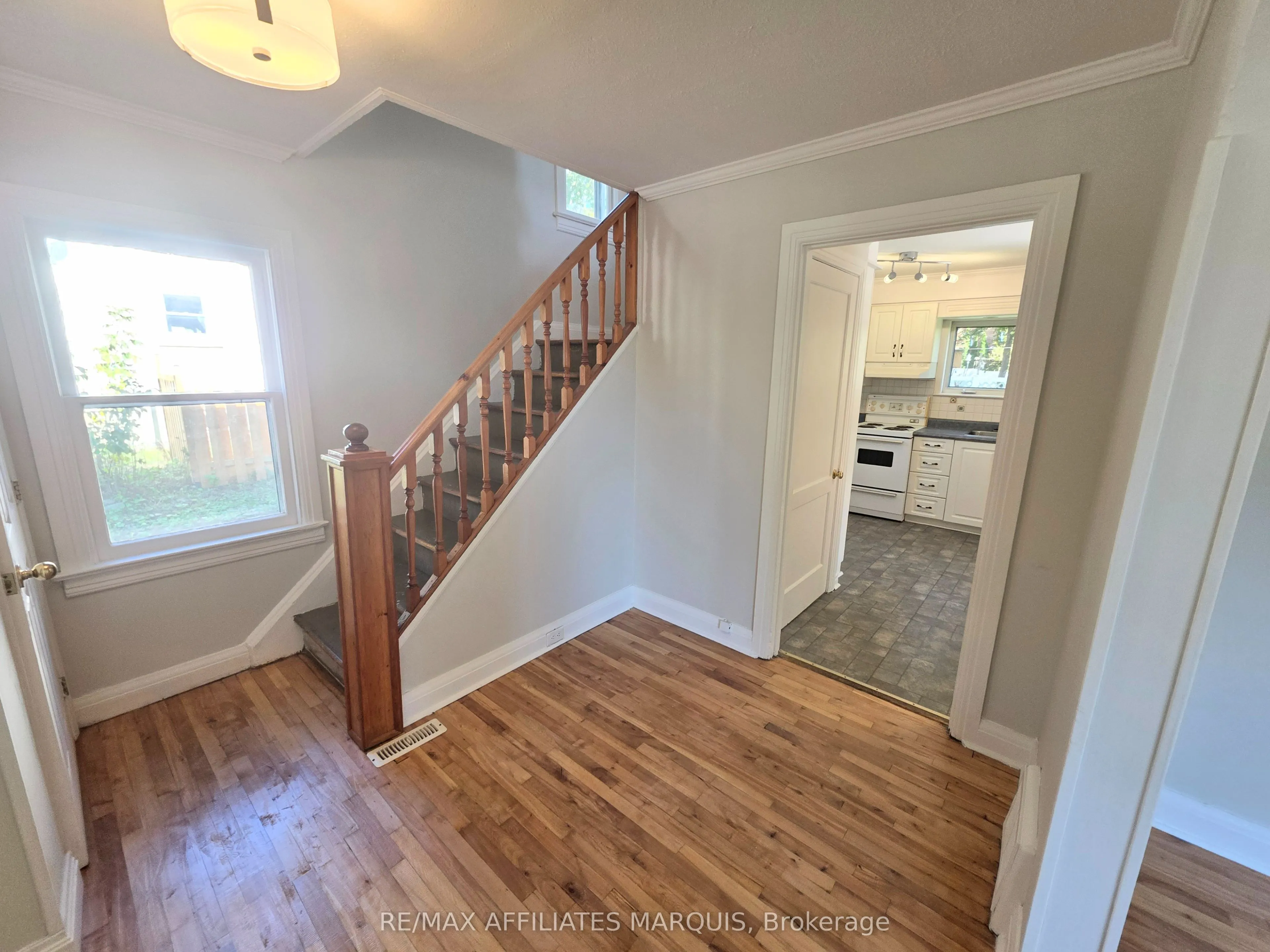 17 MAPLE Avenue N