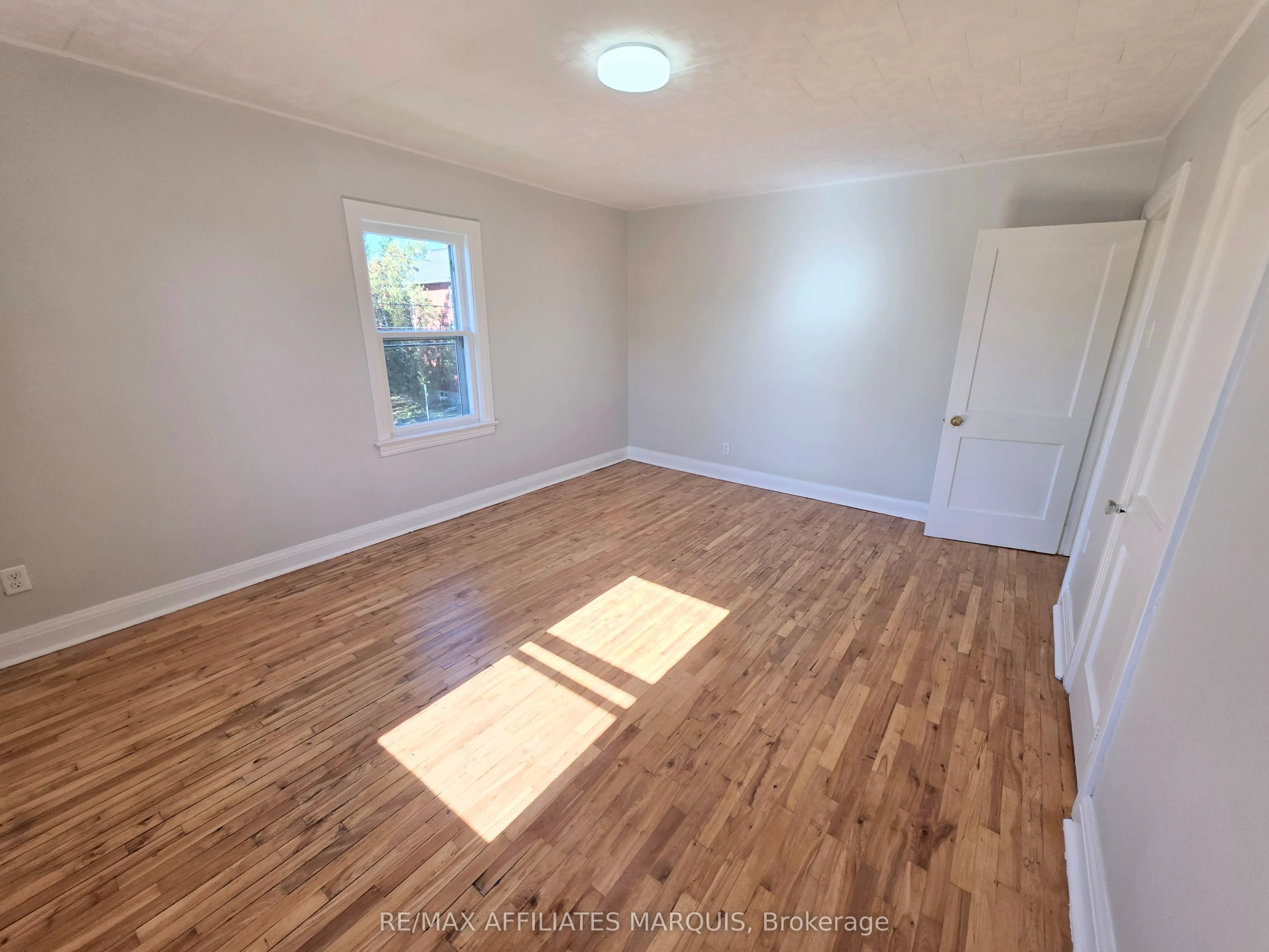 17 MAPLE Avenue N