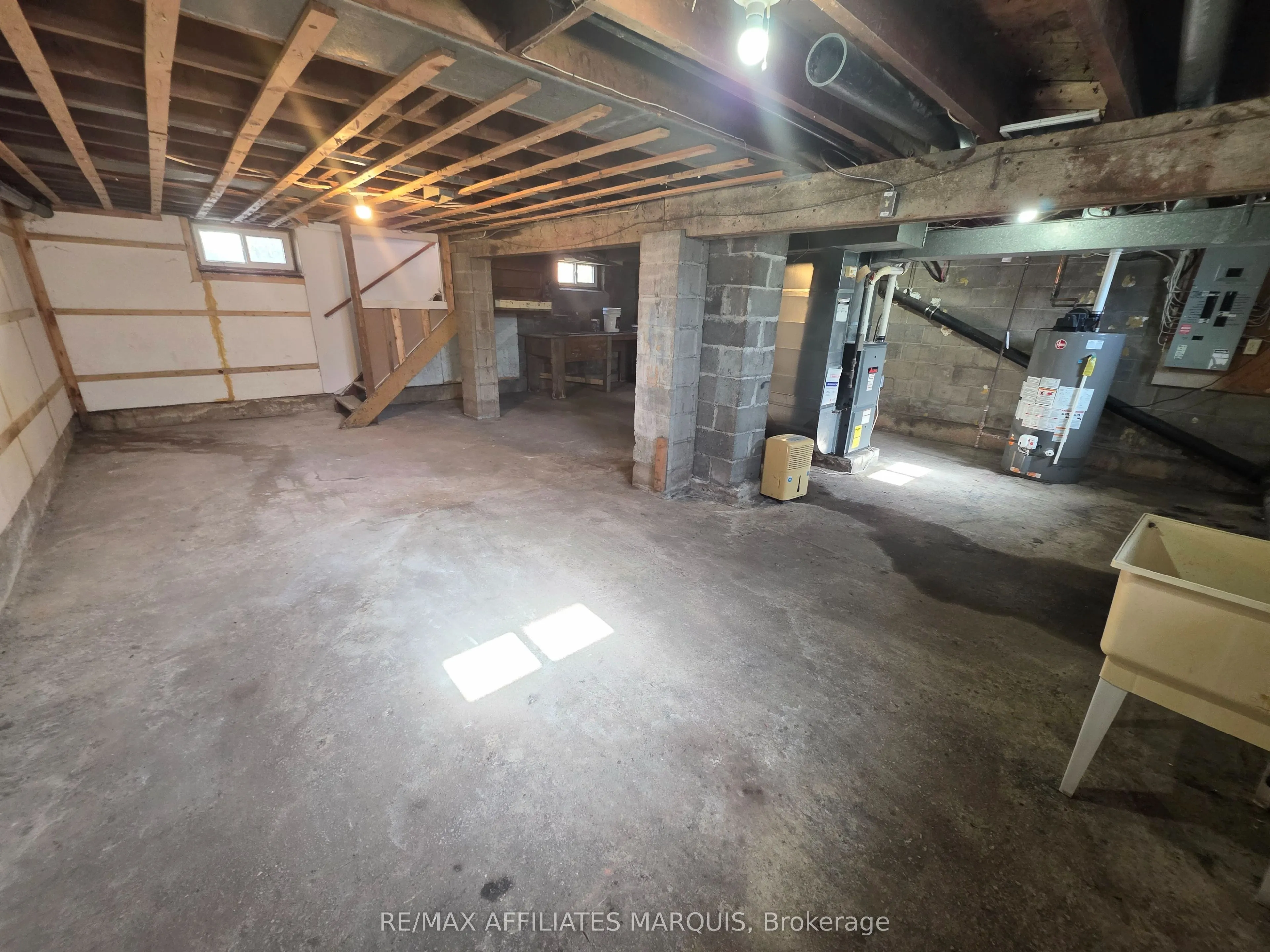 17 MAPLE Avenue N
