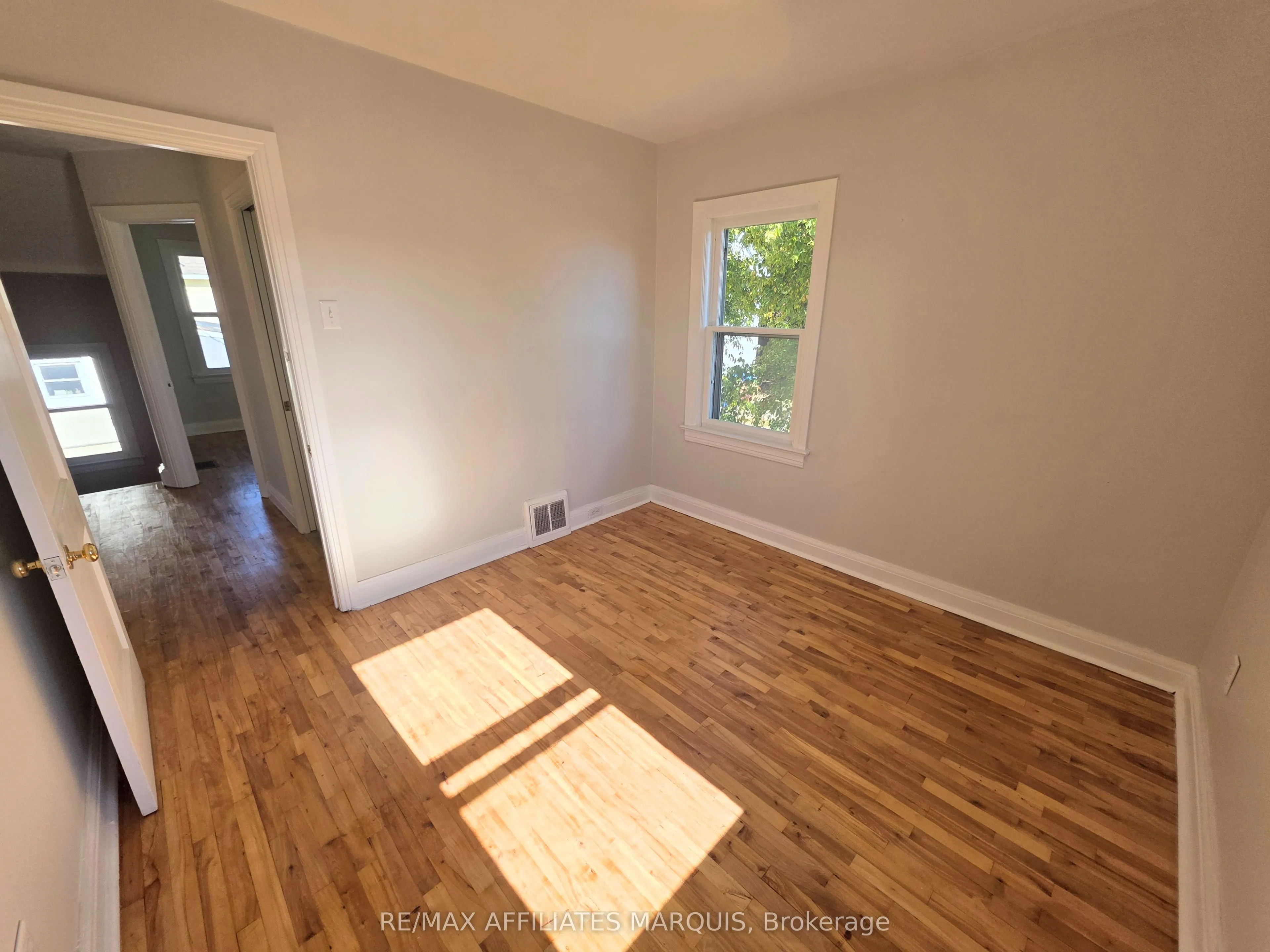 17 MAPLE Avenue N