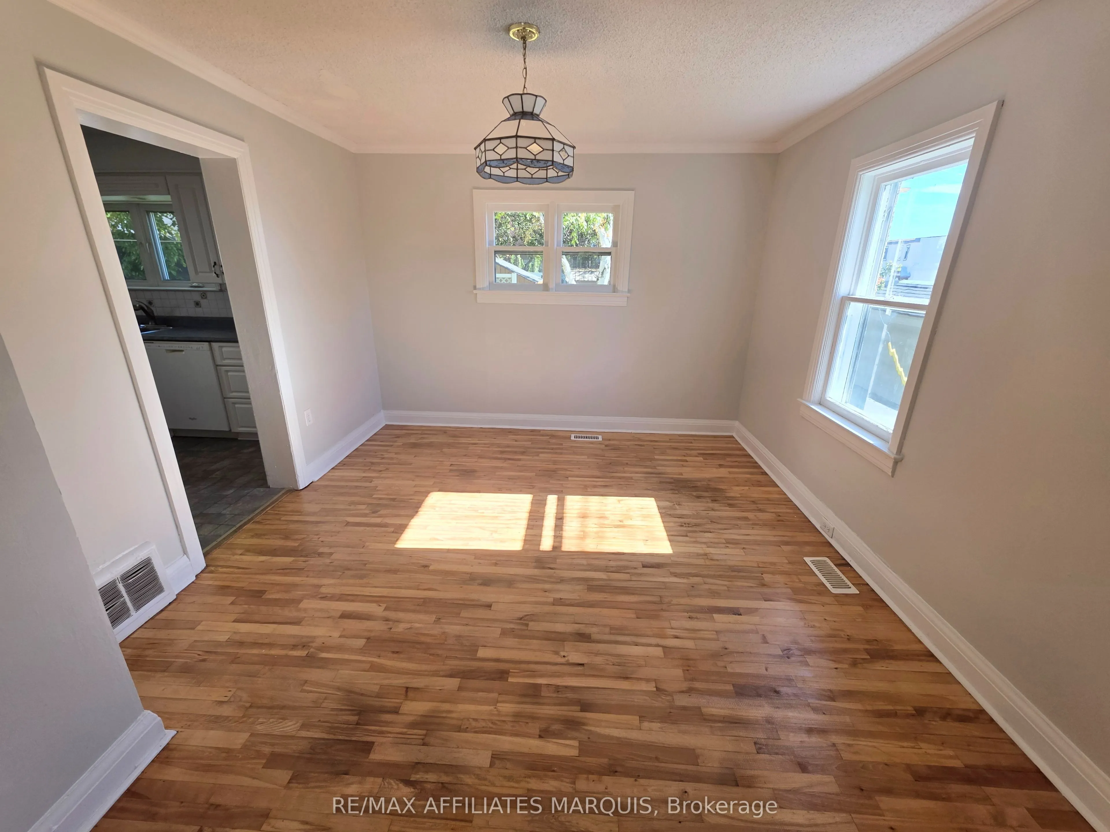 17 MAPLE Avenue N