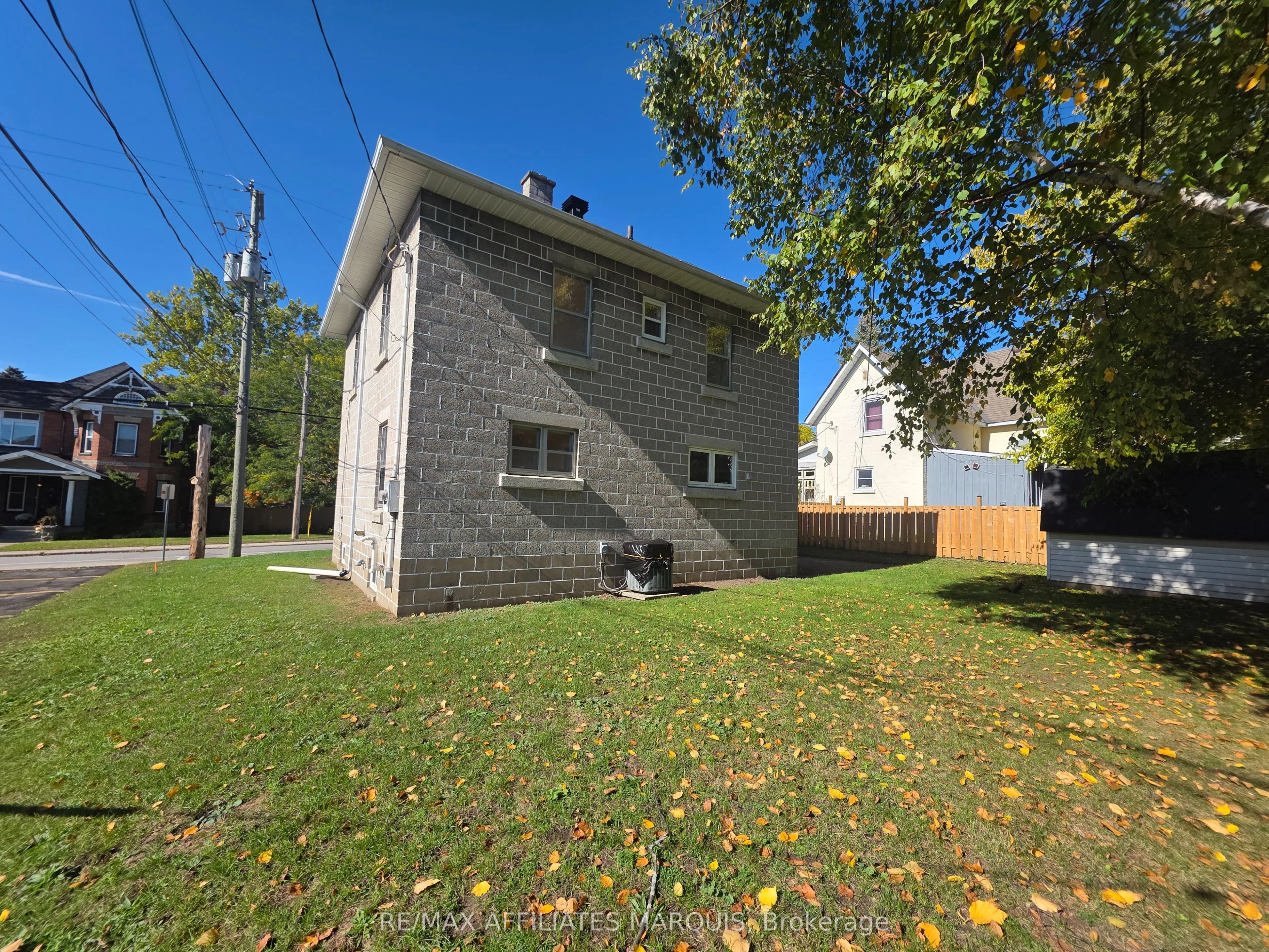 17 MAPLE Avenue N