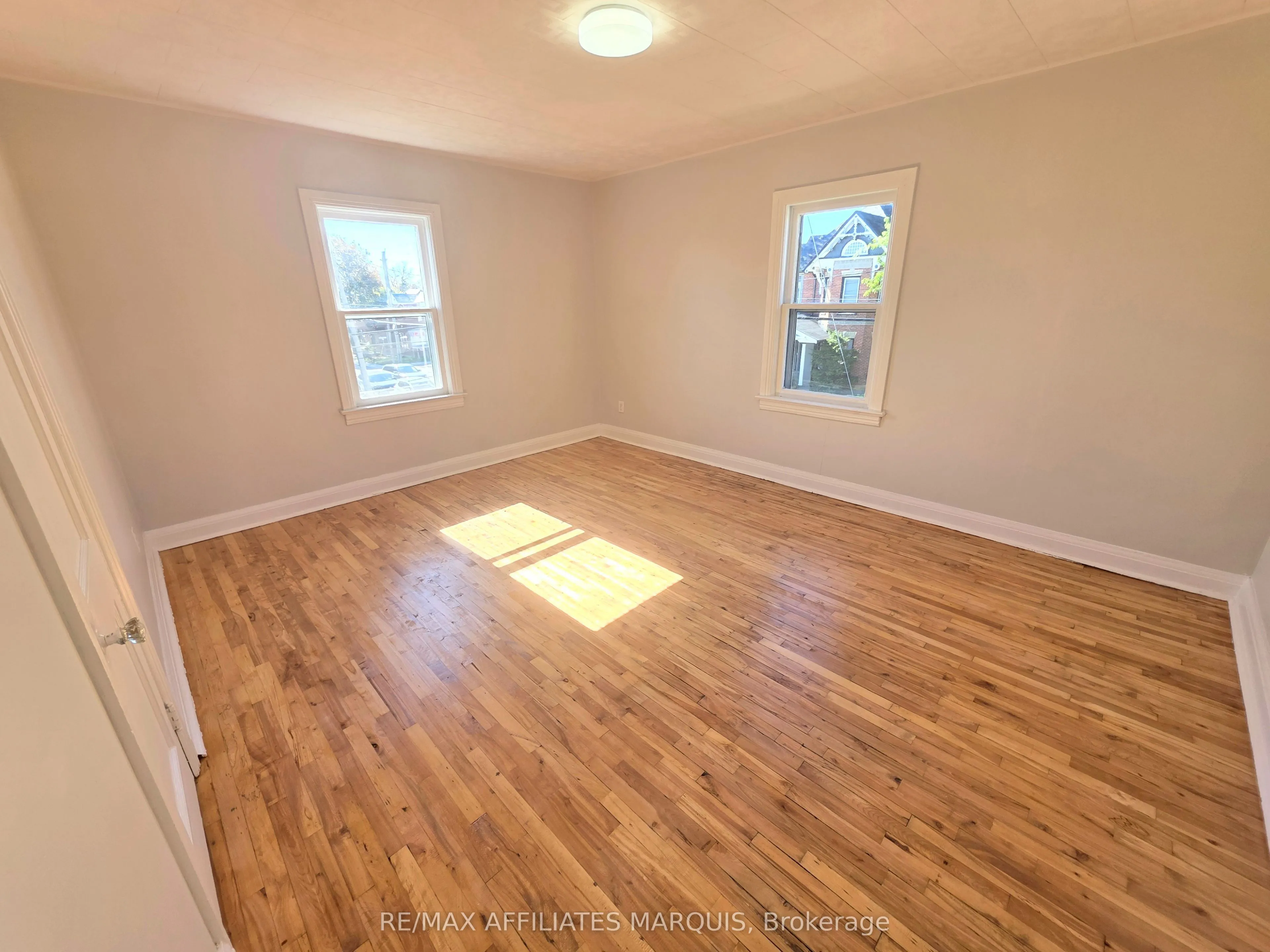 17 MAPLE Avenue N