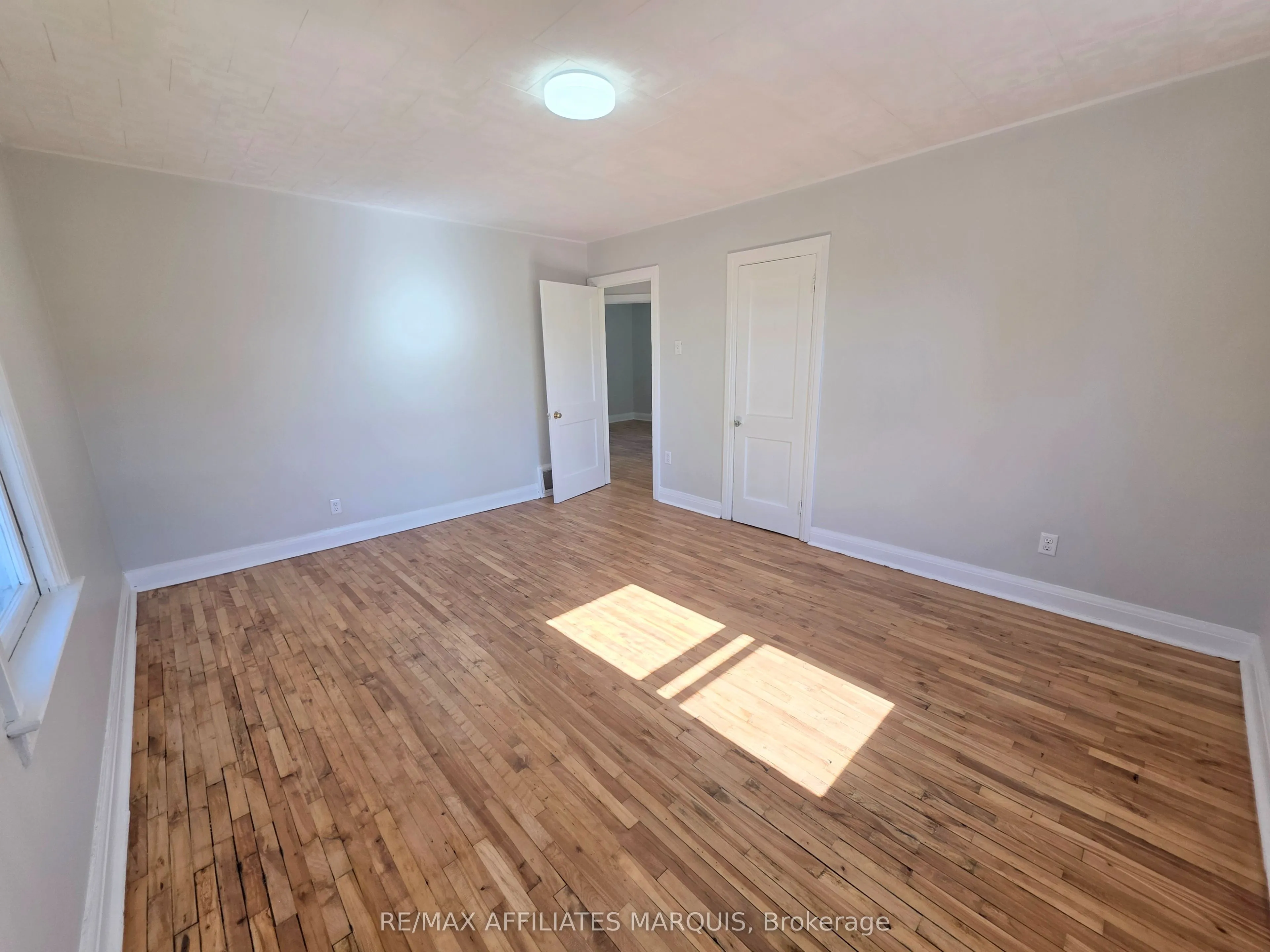 17 MAPLE Avenue N