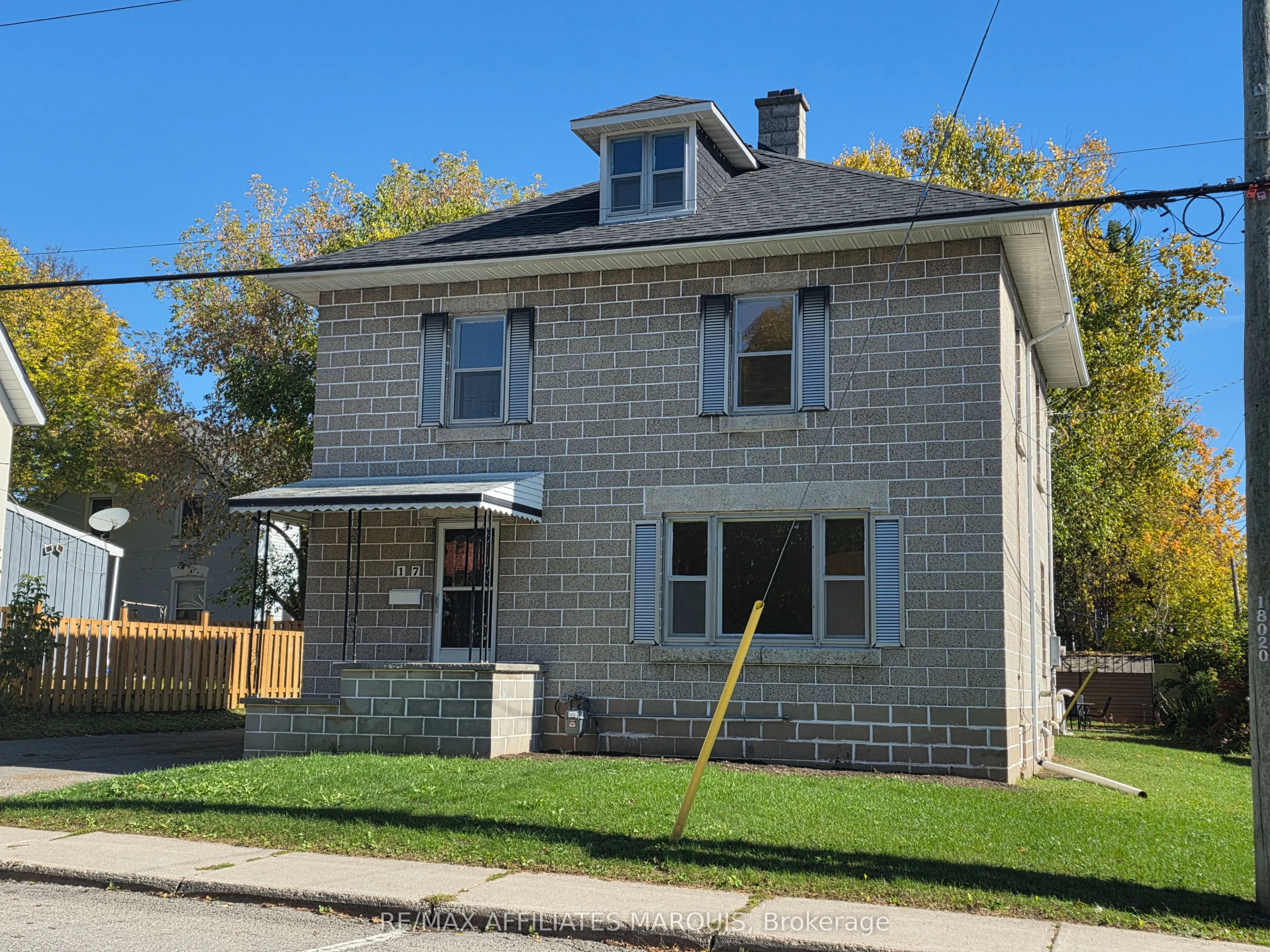17 MAPLE Avenue N