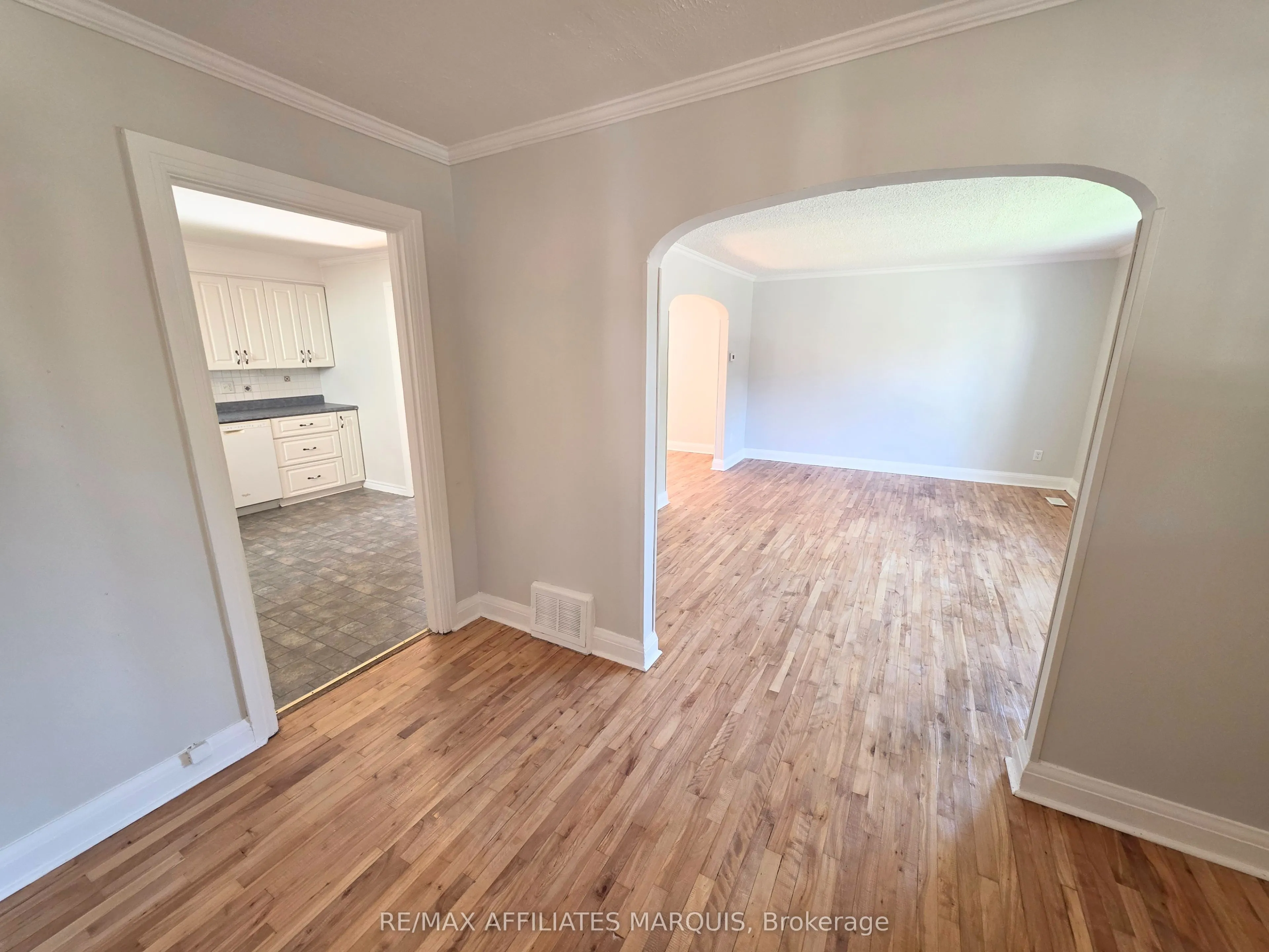 17 MAPLE Avenue N