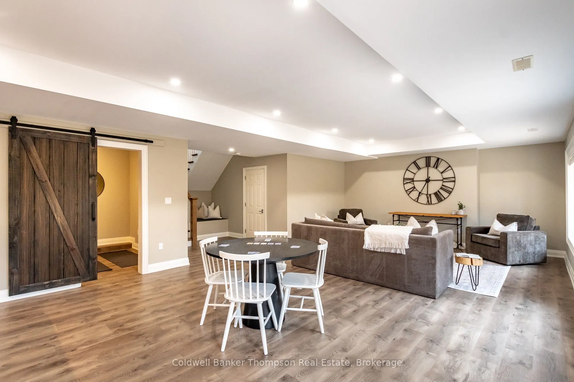 1183 Walker's Glenn Crescent