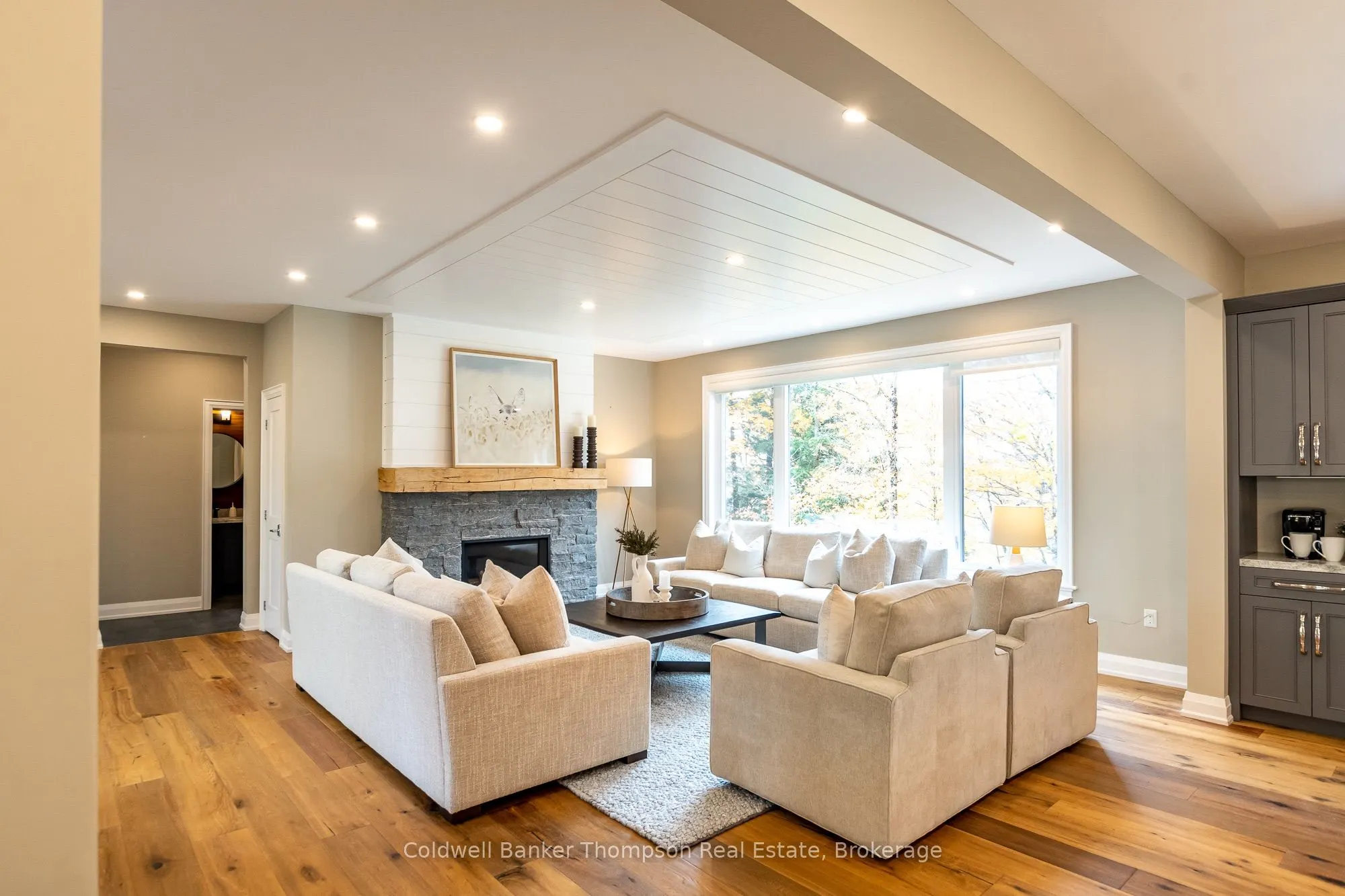 1183 Walker's Glenn Crescent