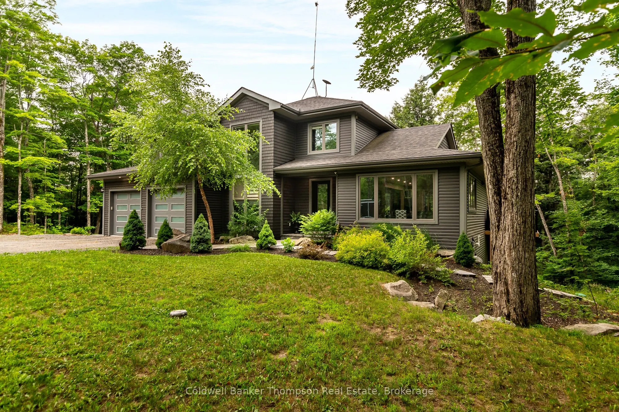 1183 Walker's Glenn Crescent