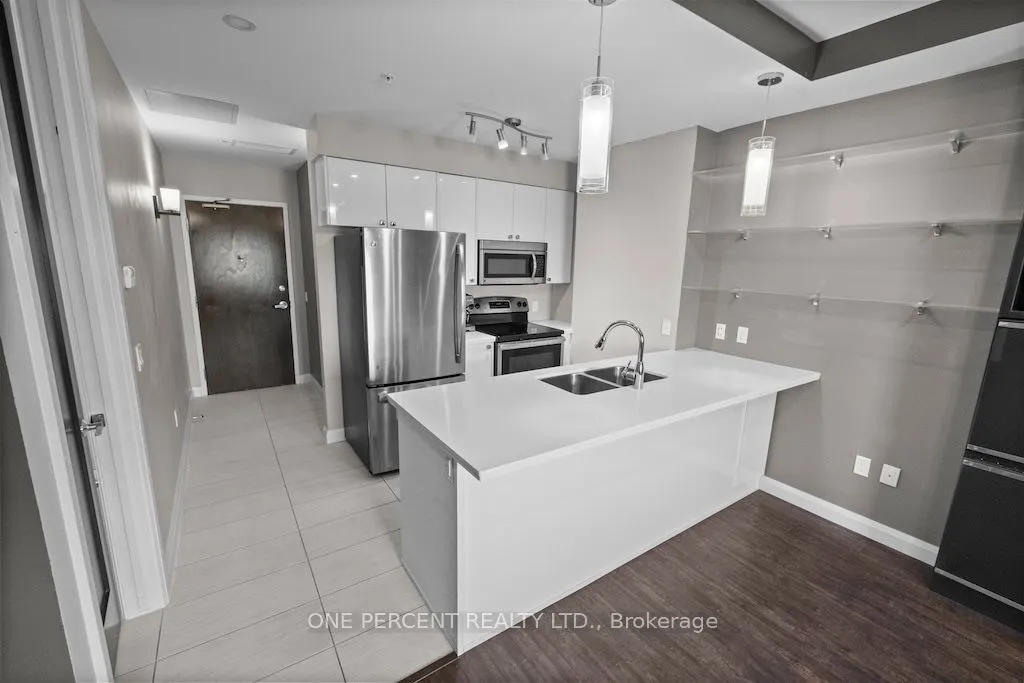 112 King Street E #401
