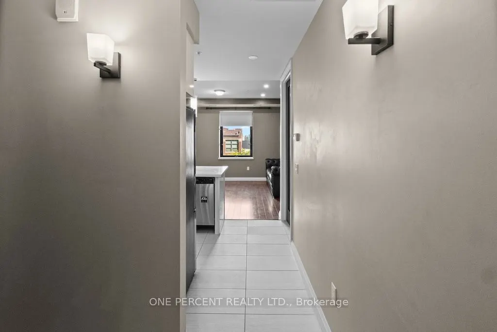 112 King Street E #401