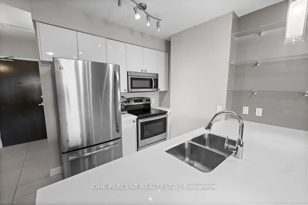 112 King Street E #401