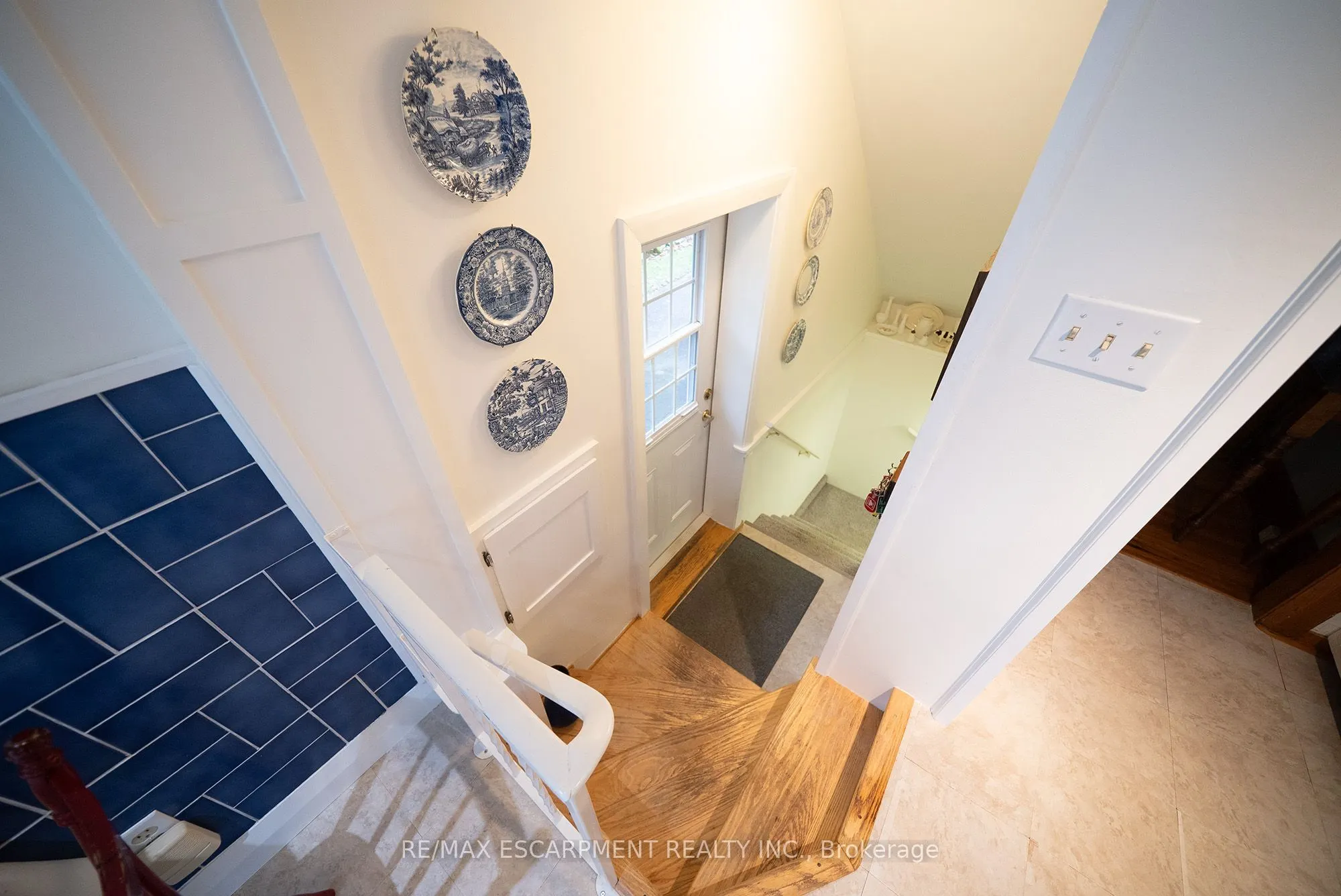 354 West Street W