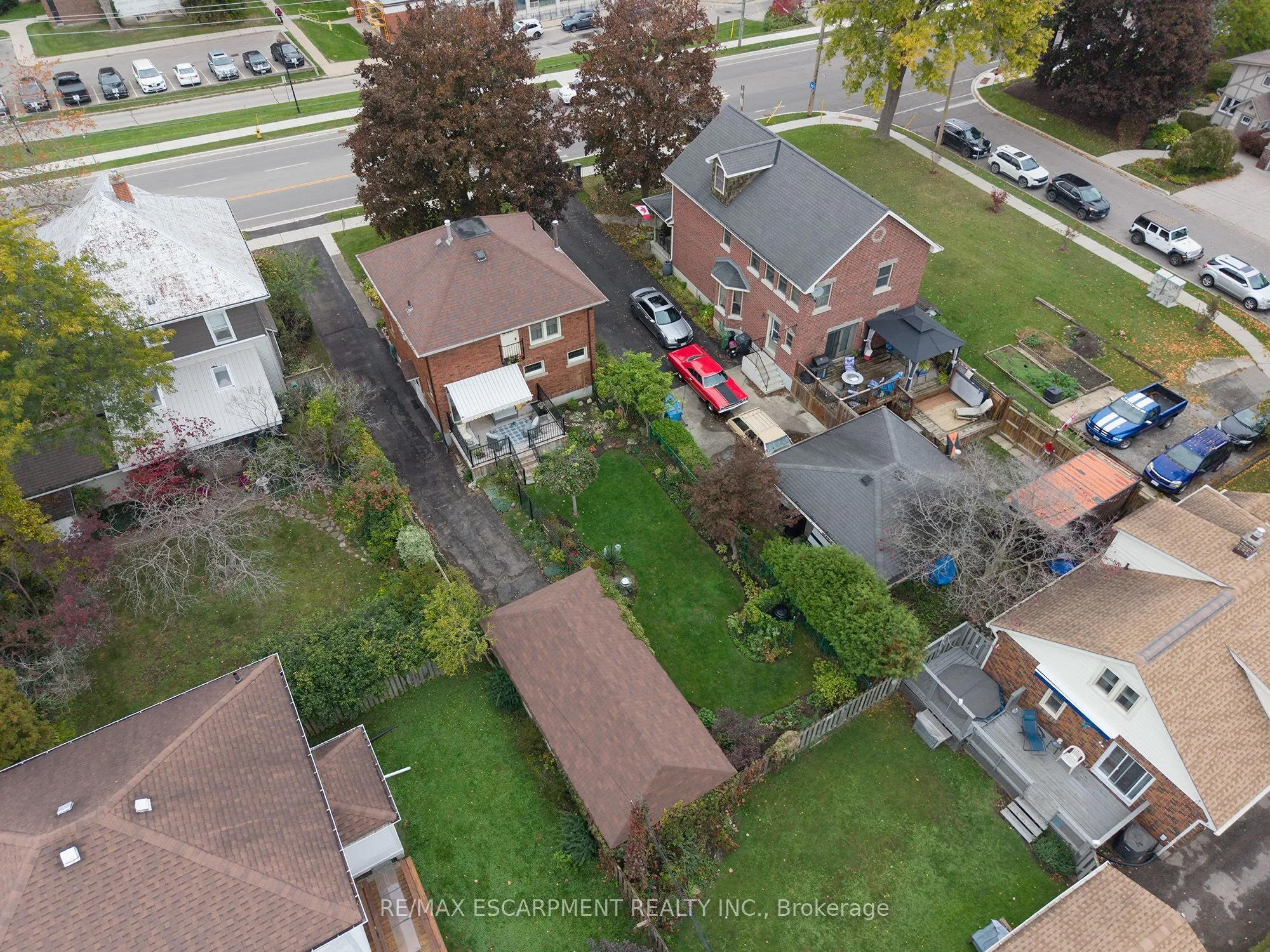 354 West Street W