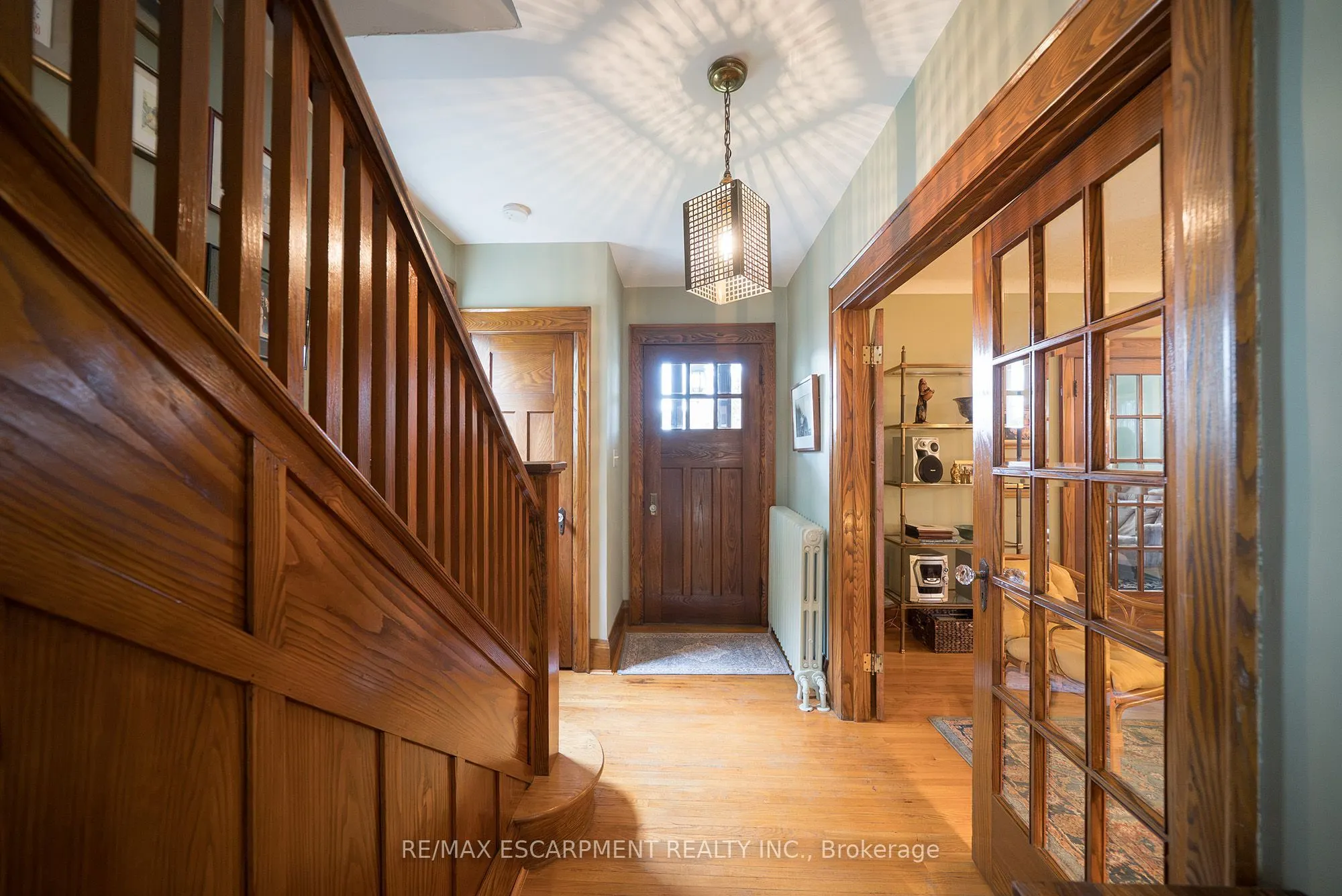 354 West Street W