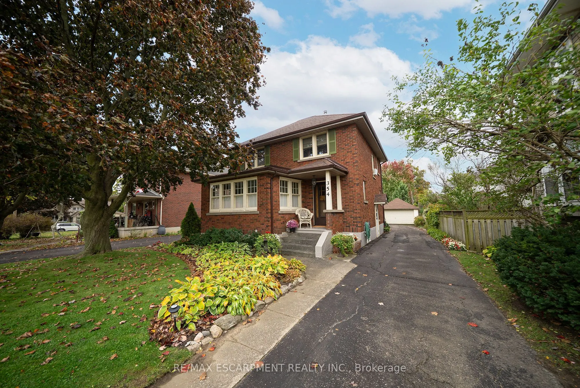 354 West Street W