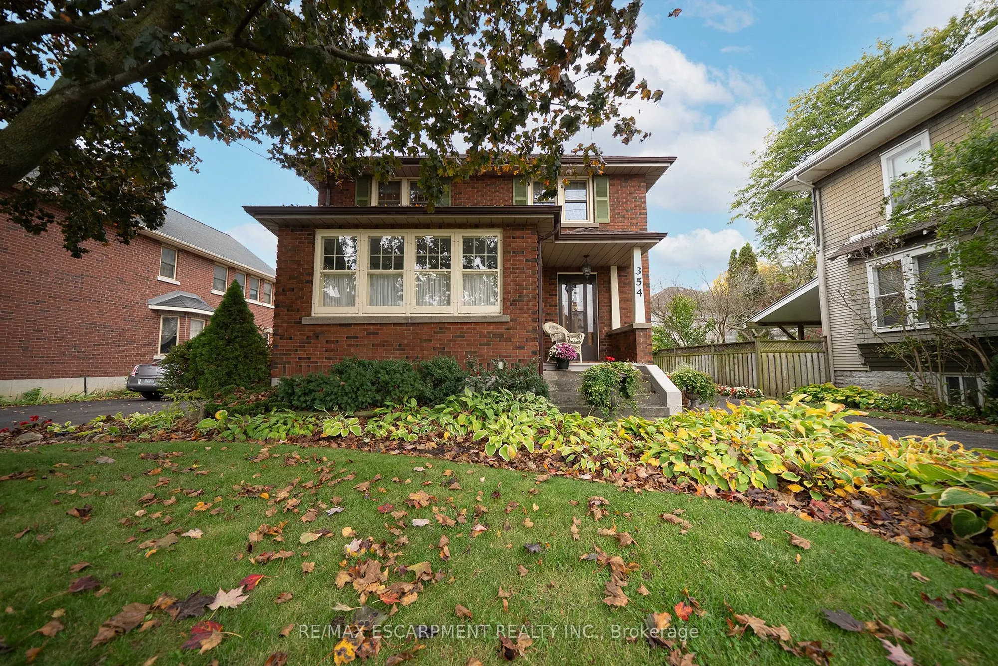 354 West Street W