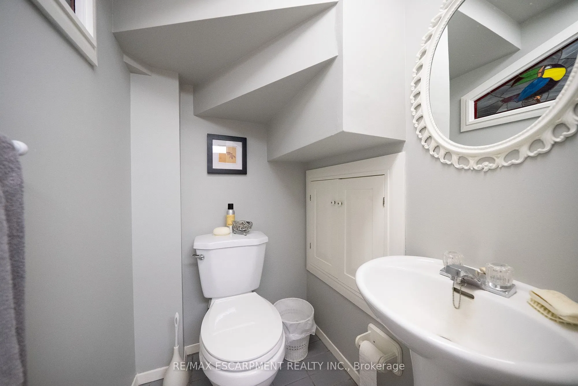 354 West Street W