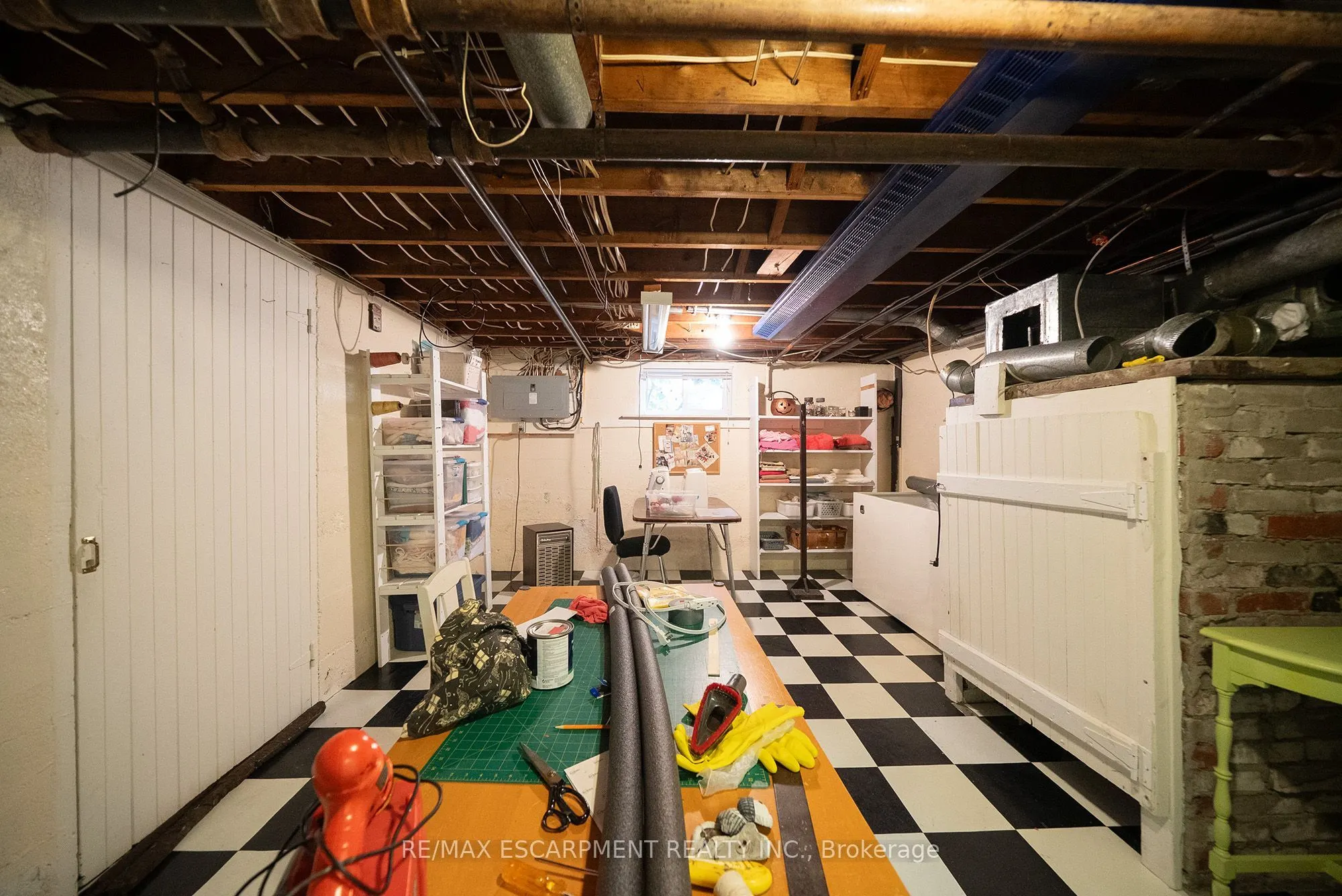 354 West Street W