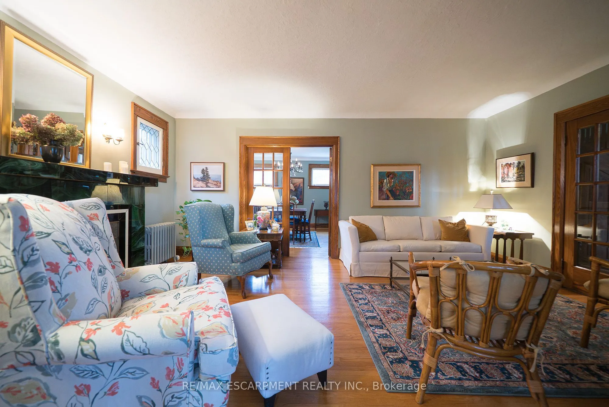 354 West Street W