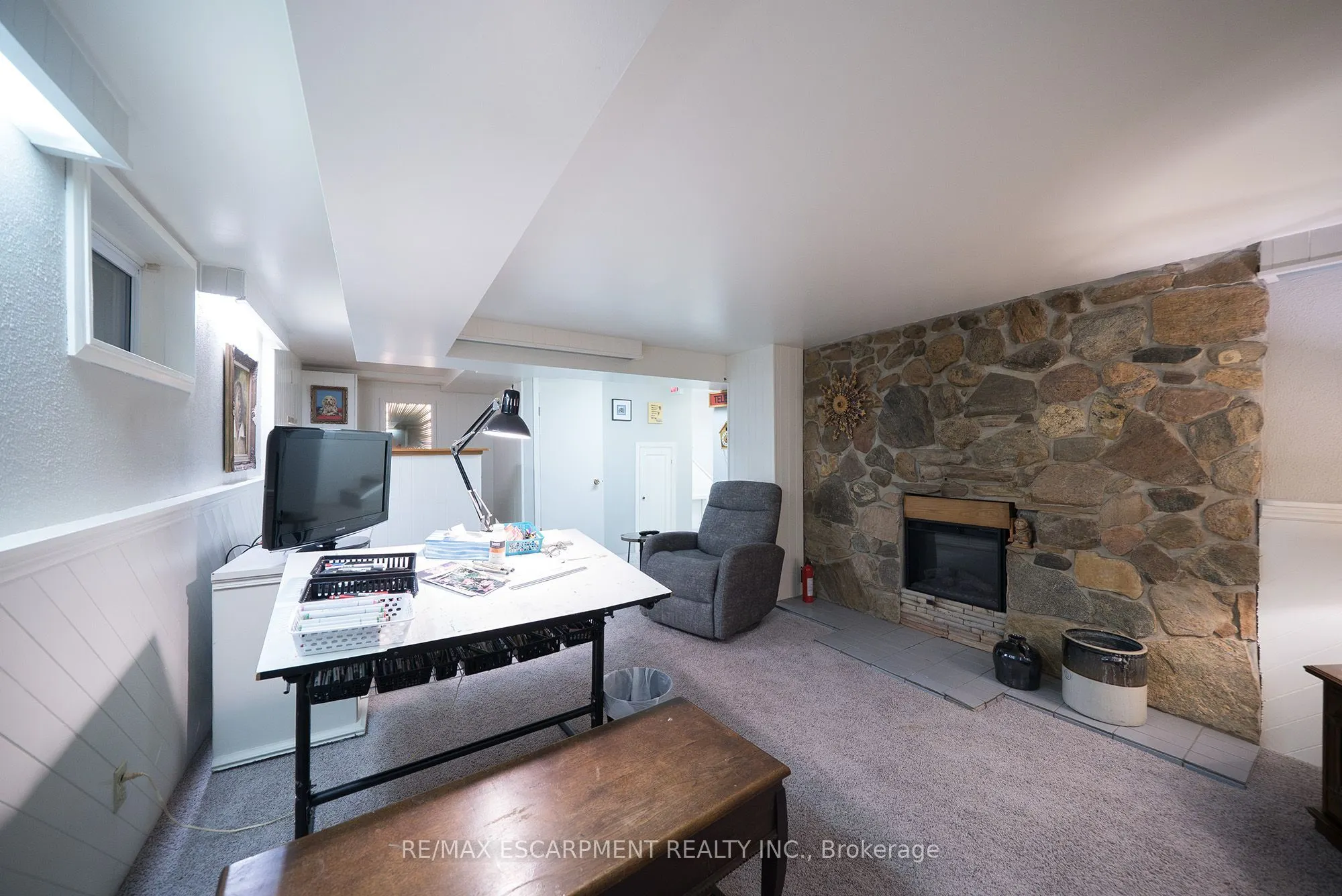 354 West Street W