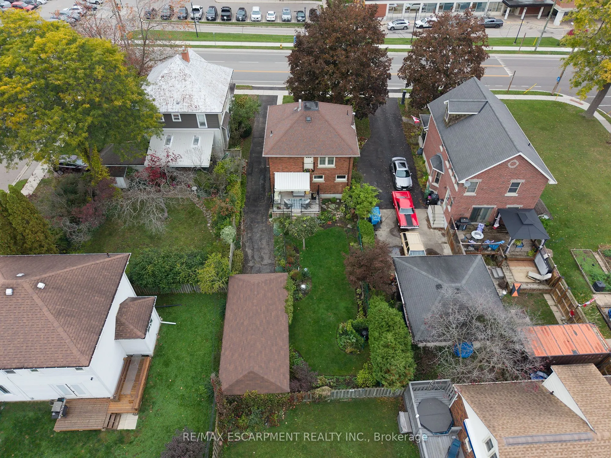 354 West Street W